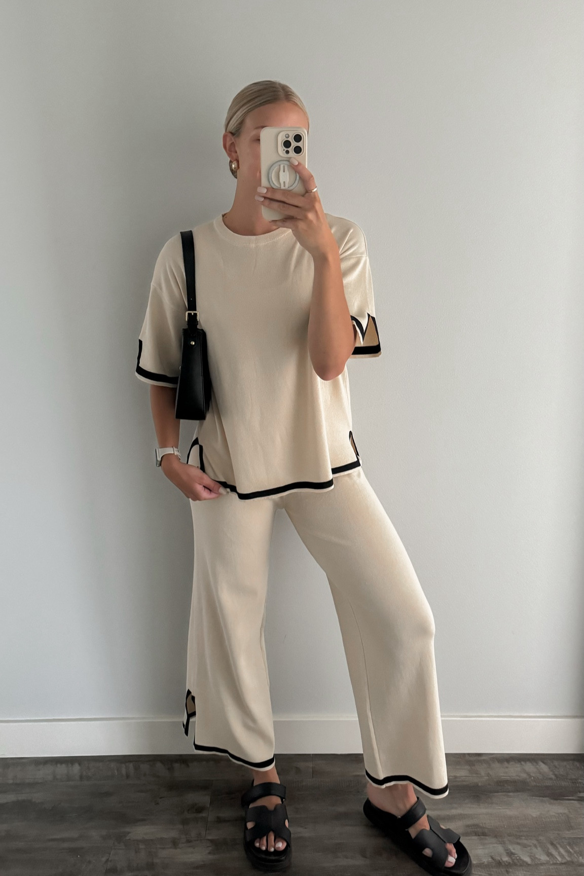 Amazon lounge set currently only $27 with coupon applied! 🙌🏼 I’m 5’7 wearing a size medium

#LTKSaleAlert #LTKFindsUnder50 #LTKSummerSales