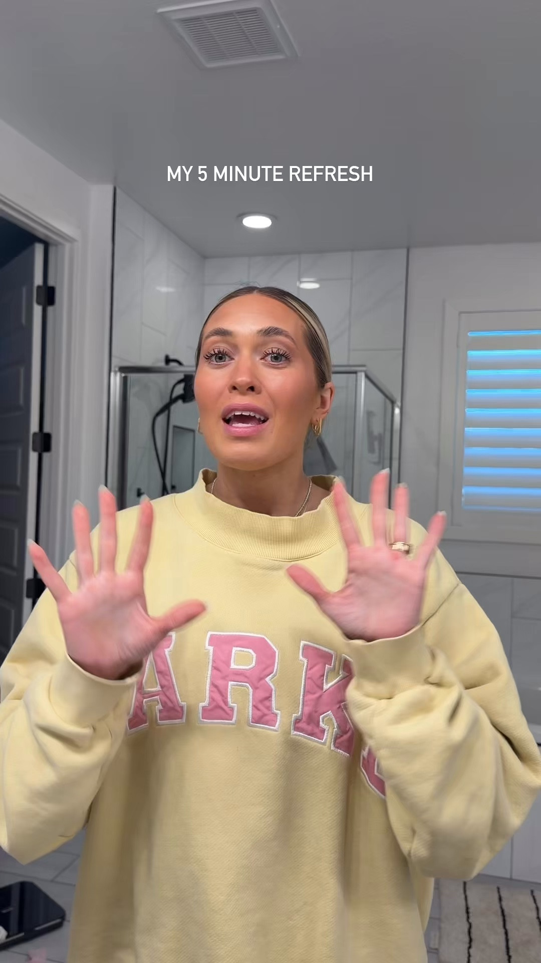 do you think I made it on time for date night?! a quick little refresh after being a mom all day goes a long way! Obsessed over this @clarinsusa lip perfector, comment refresh for the link! #clarinspartner @sephora 