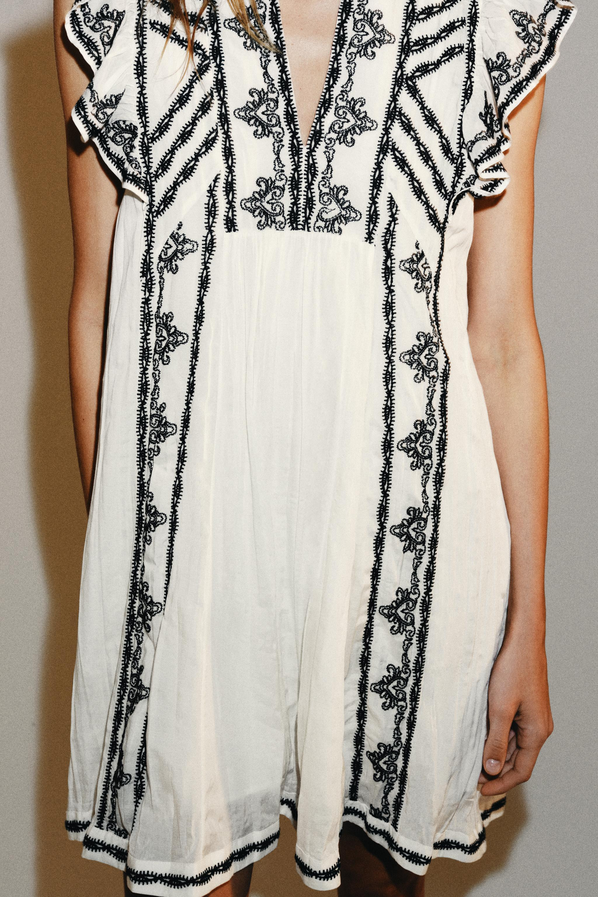 ZW COLLECTION CONTRAST EMBROIDERED DRESS | Zara US