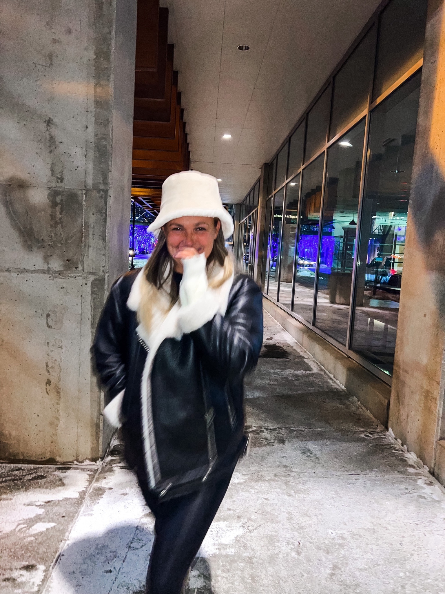 this aviator jacket is absolutely my favorite, I wear L for oversized look (exact one sold out,found very similar one) and these spanx leggings are 👌size L( I would definitely size up at least one size)