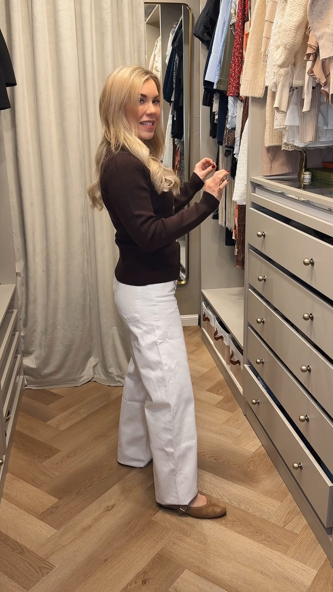 Perfect going into spring outfit 
White jeans
Agolde jeans 
Suede flats 

#LTKdayinmylife #LTKSeasonal #LTKootd