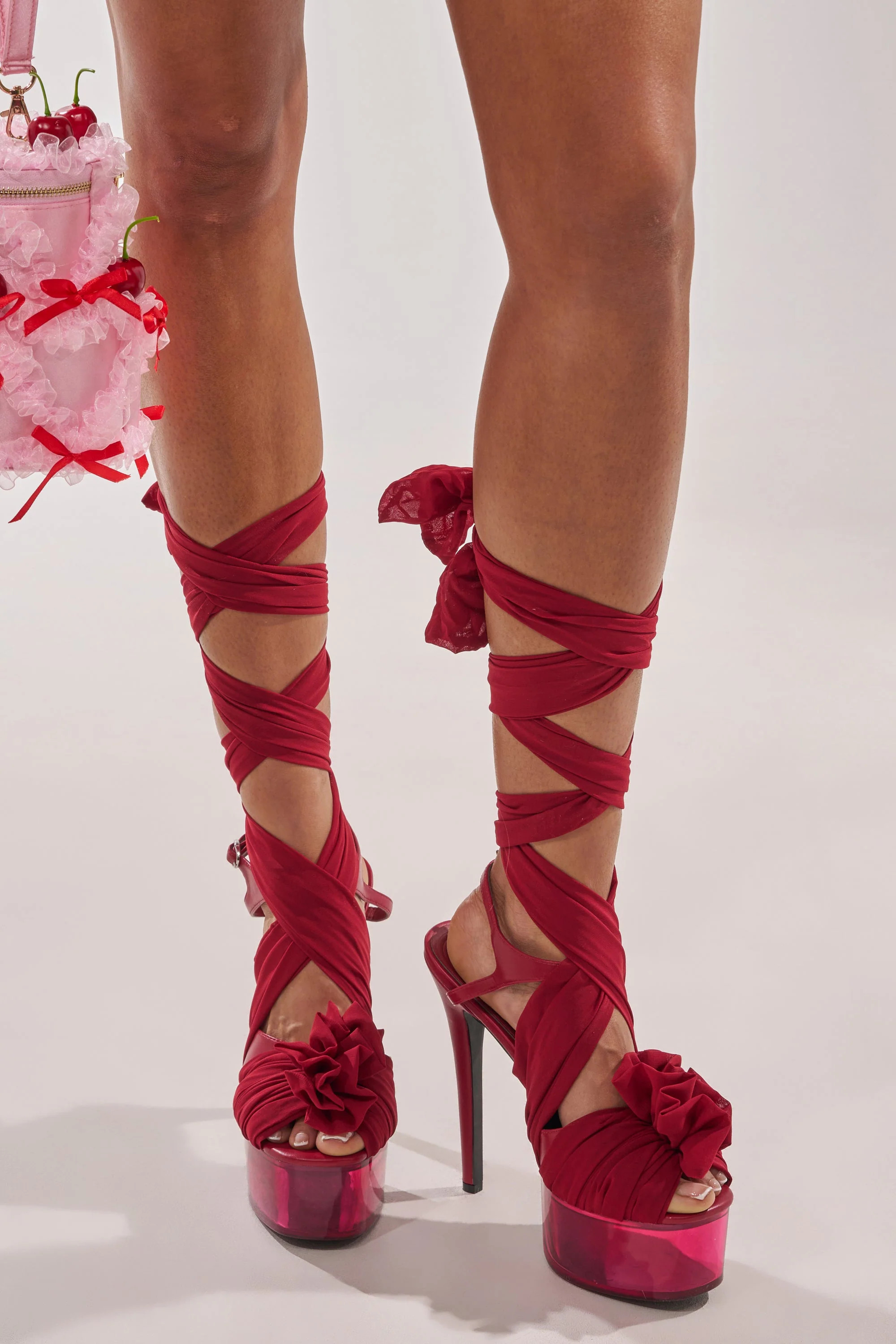 AKIRA GOLD BEAUDEN RED PLATFORM TIE SANDAL | AKIRA