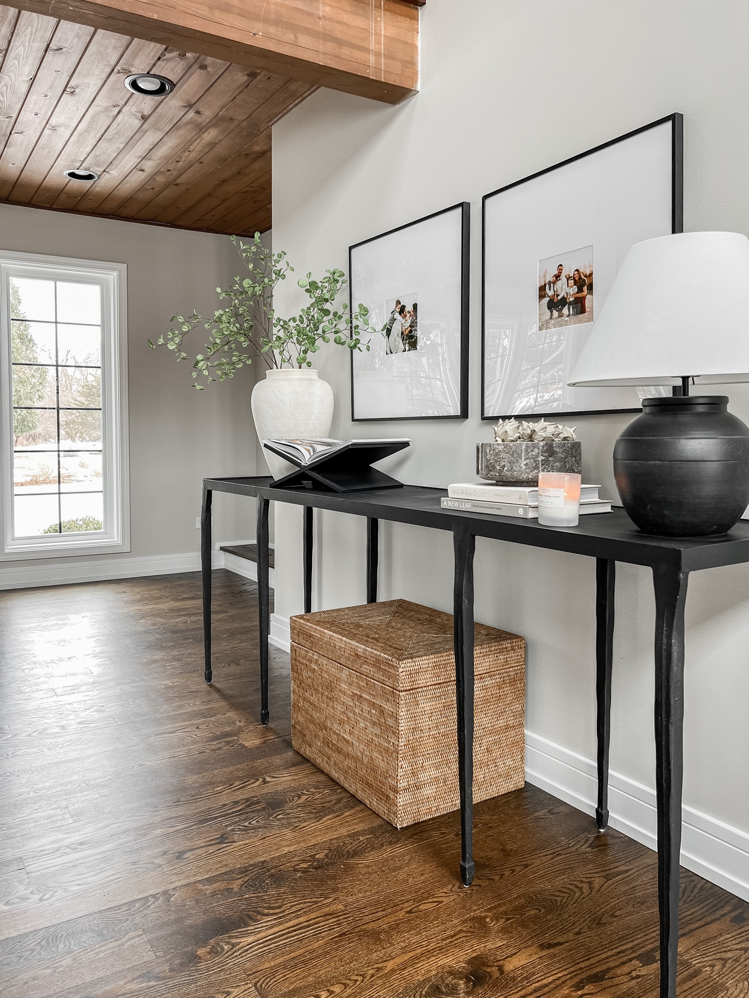 Spring console table styling using mixed textures 

#LTKSeasonal #LTKhome #LTKstyletip