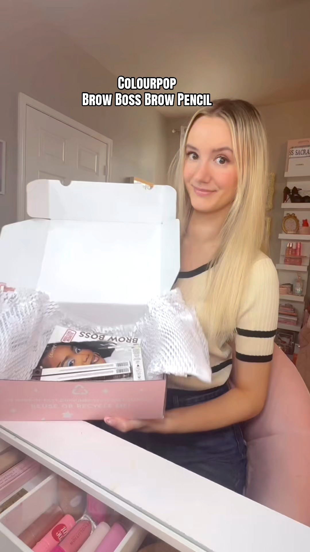 I love this duo 🤭 Trying out the new @colourpopcosmetics Brow Boss pencil & Lifting brow gel 💫 

My initial thoughts is that not only is it only $9 each- they are infused with Rosemary extract to promote hair growth!! 🙌🏼

#affordablemakeup #colourpopcosmetics #makeupreviews #newmakeup ultabeauty @ultabeauty