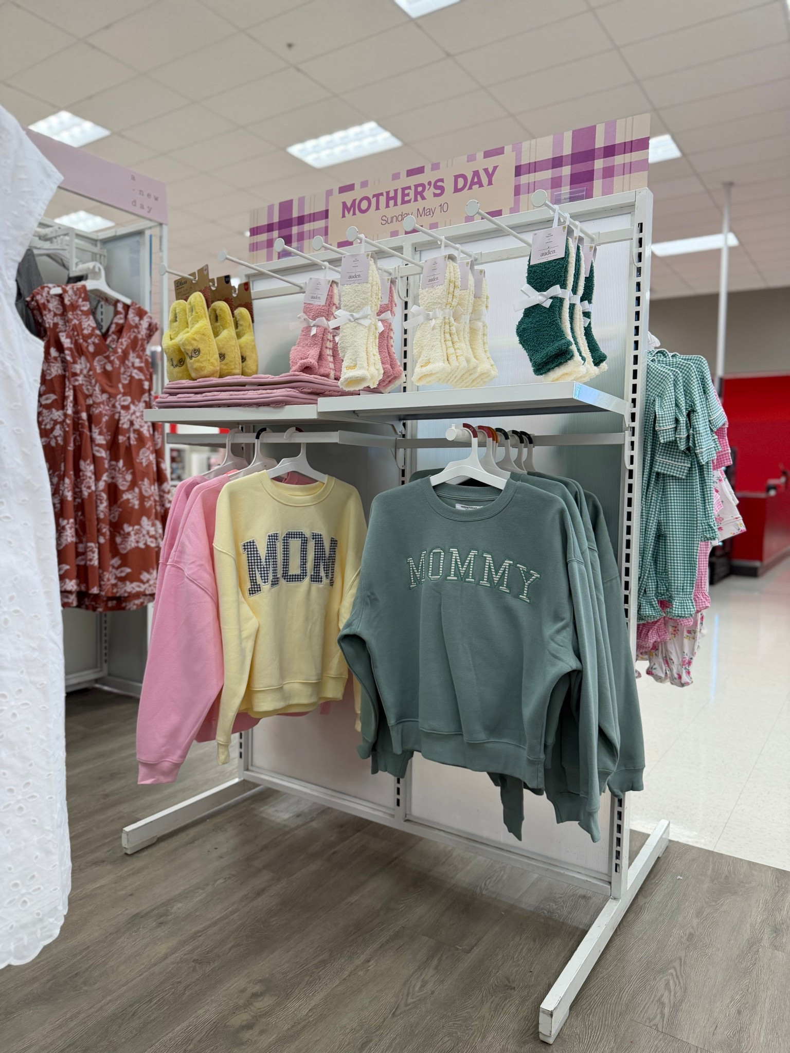 Cute Mother’s Day Sweatshirts 

#LTKmomlife