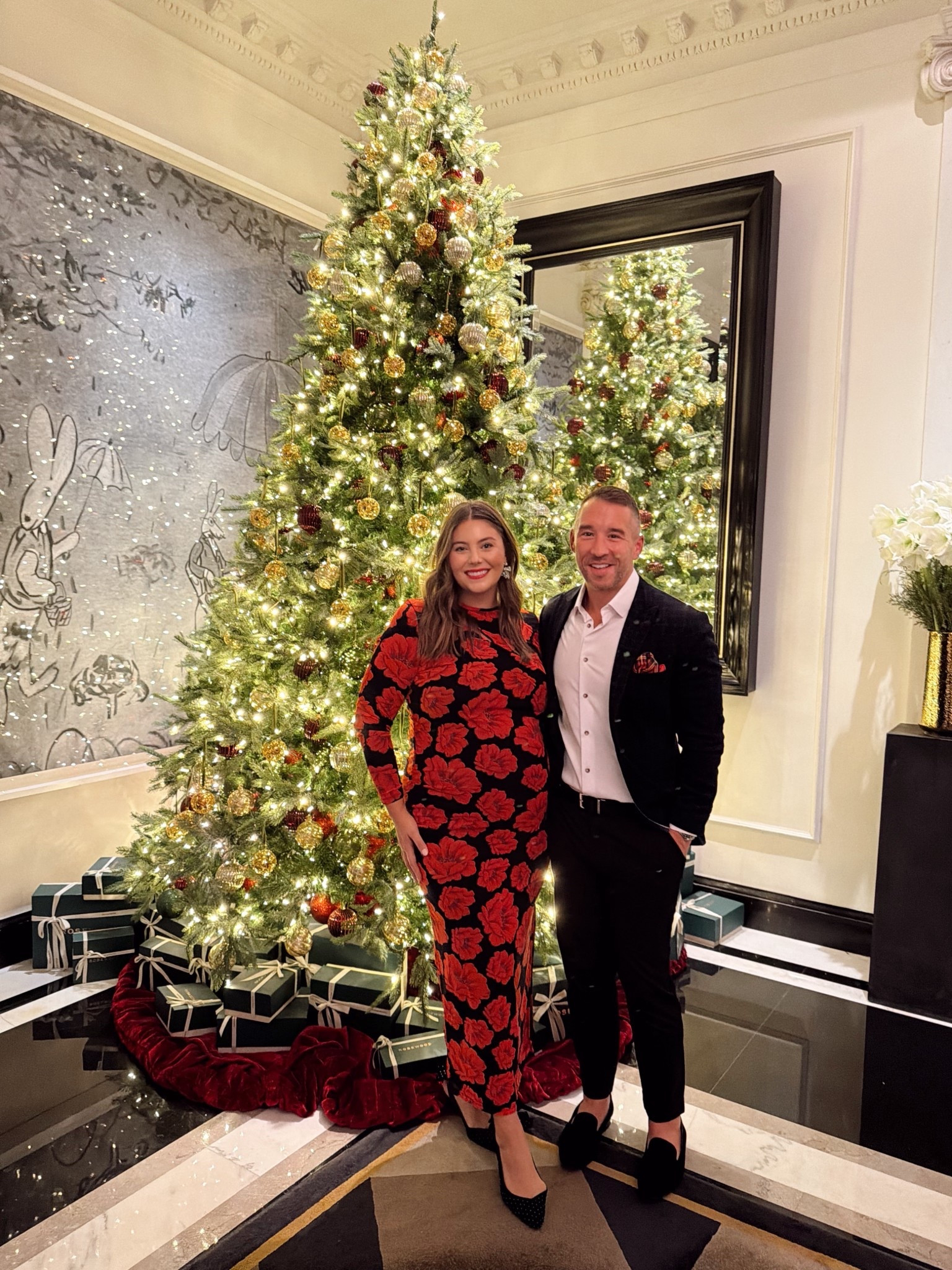 Christmas in NYC - Wearing size 18 in dress. 

#LTKHoliday #LTKSeasonal #LTKMidsize