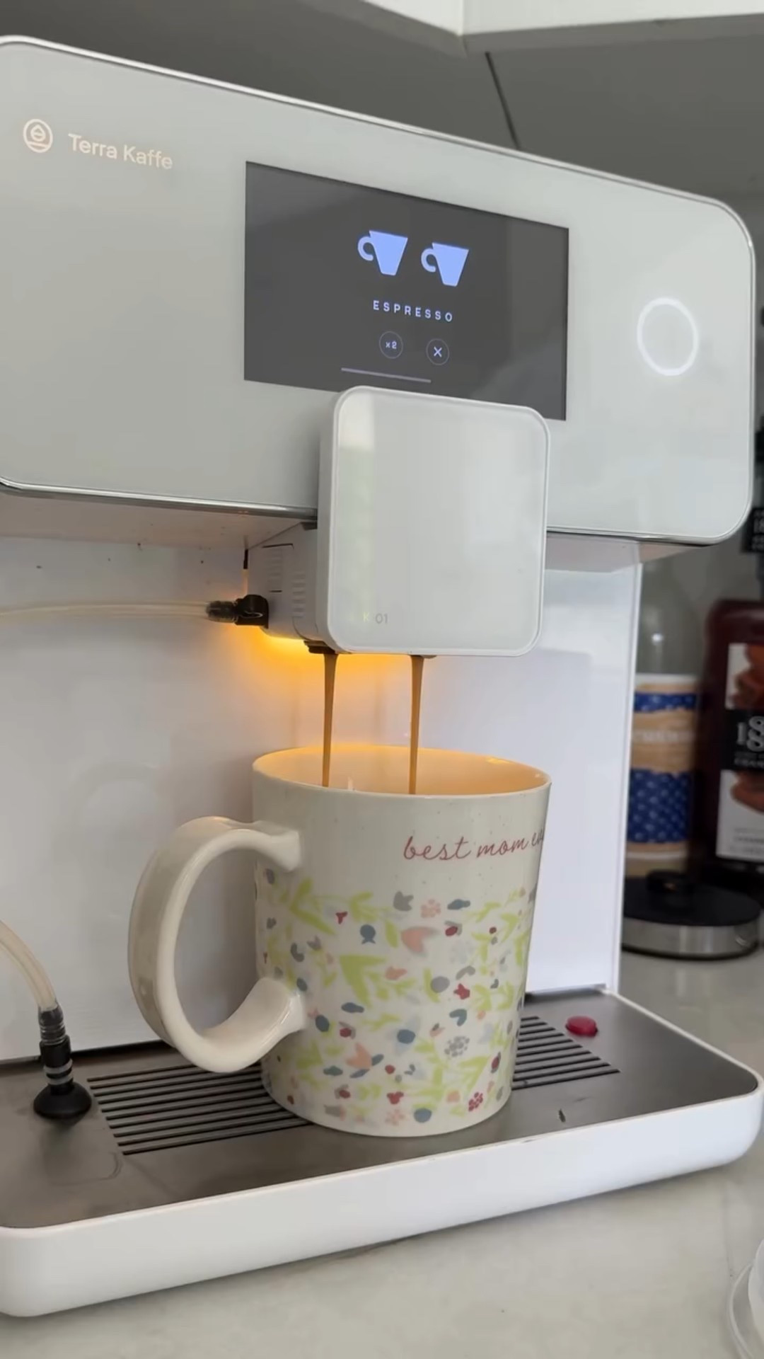 If you’ve ever loved your kids but missed yourself—
you’re not alone.

This space is for us.
Follow for reminders that you’re still her,
even here. 🤍