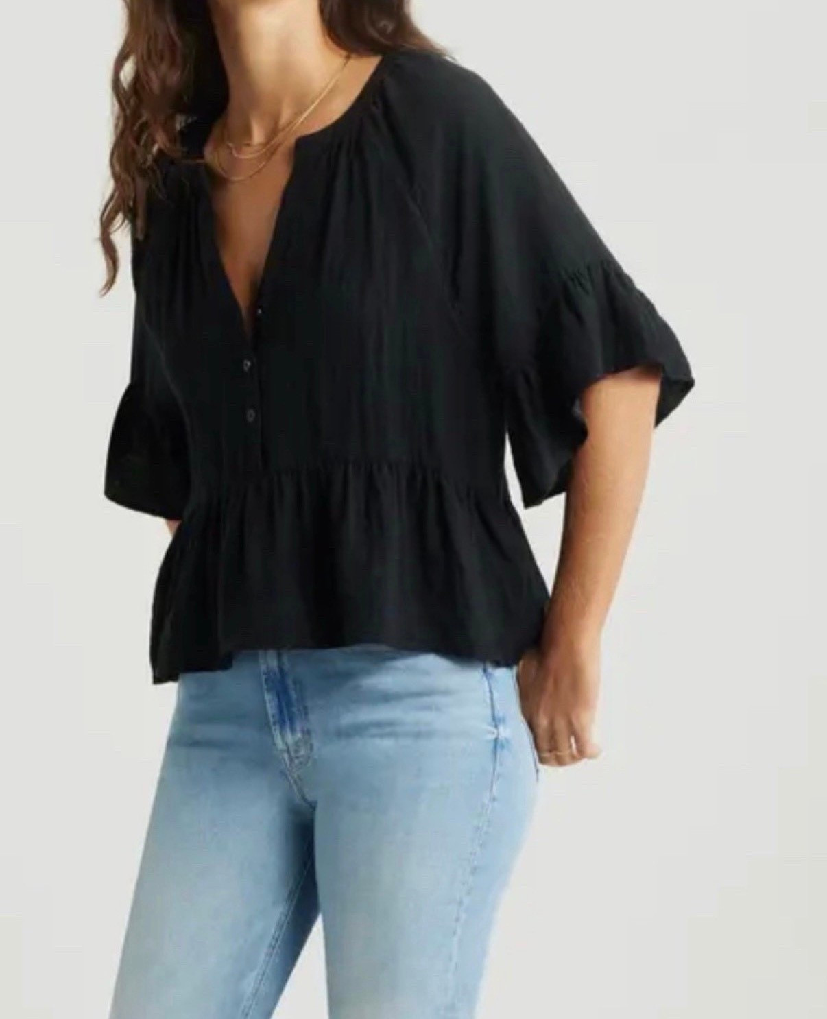 Black top
Spring outfit 