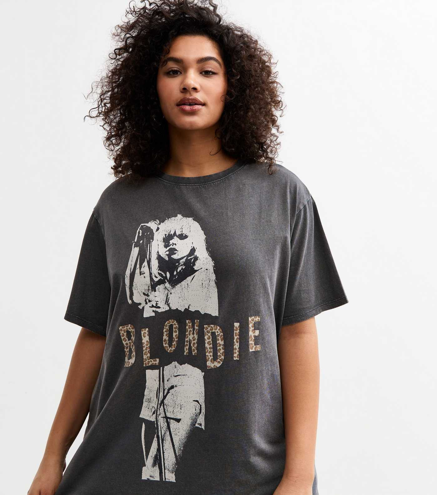 Curves Dark Grey Leopard Blondie Print T-Shirt | New Look | New Look (UK)