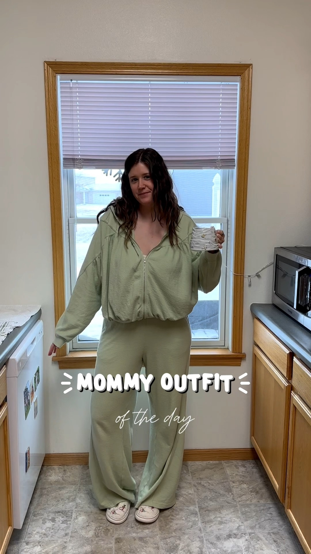 mommy matching set of the day #wfhmom #sahm #momoutfit

#LTKmomlife #LTKootd