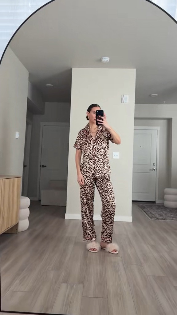 10/10 for quality 
women's sleepwear 
satin silky pajamas #ekouaer #silkpajamas #sleepwear #giftideaforwomrn #giftsforher #giftsformom#pjset 