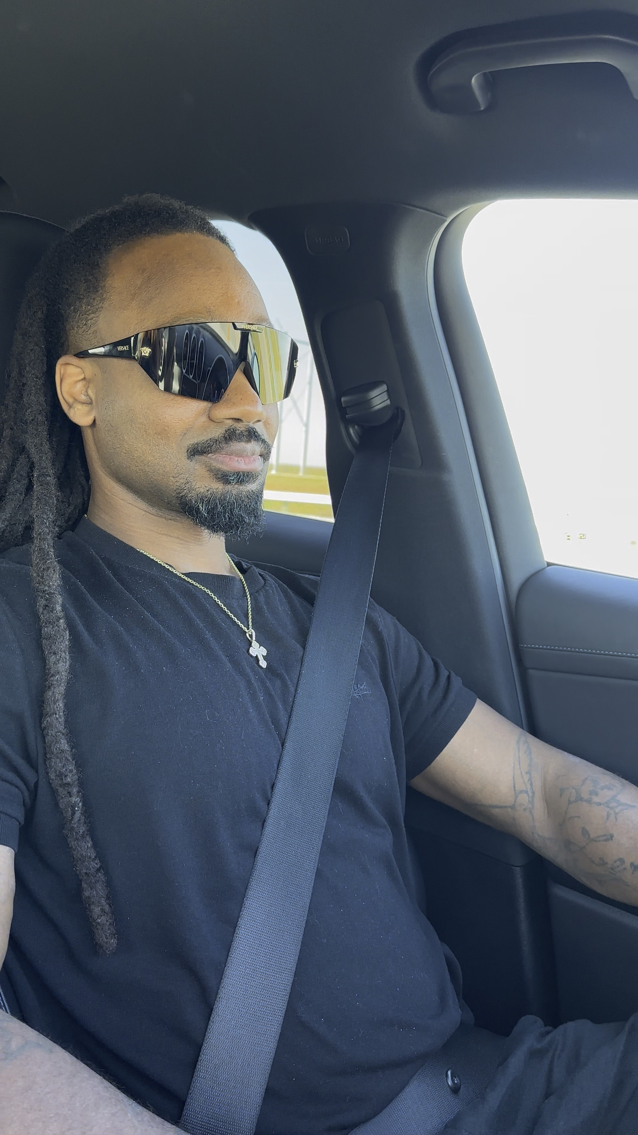 Get these for your man for #ValentinesDay. Thank me later. #onsale Lens are interchangeable. Not pictured here is gold. Really cool 😎 

#versace #sunnies #giftsforhim #valentines #shades #sunglasses #designersunglasses

#LTKSaleAlert #LTKWatchNow #LTKMens