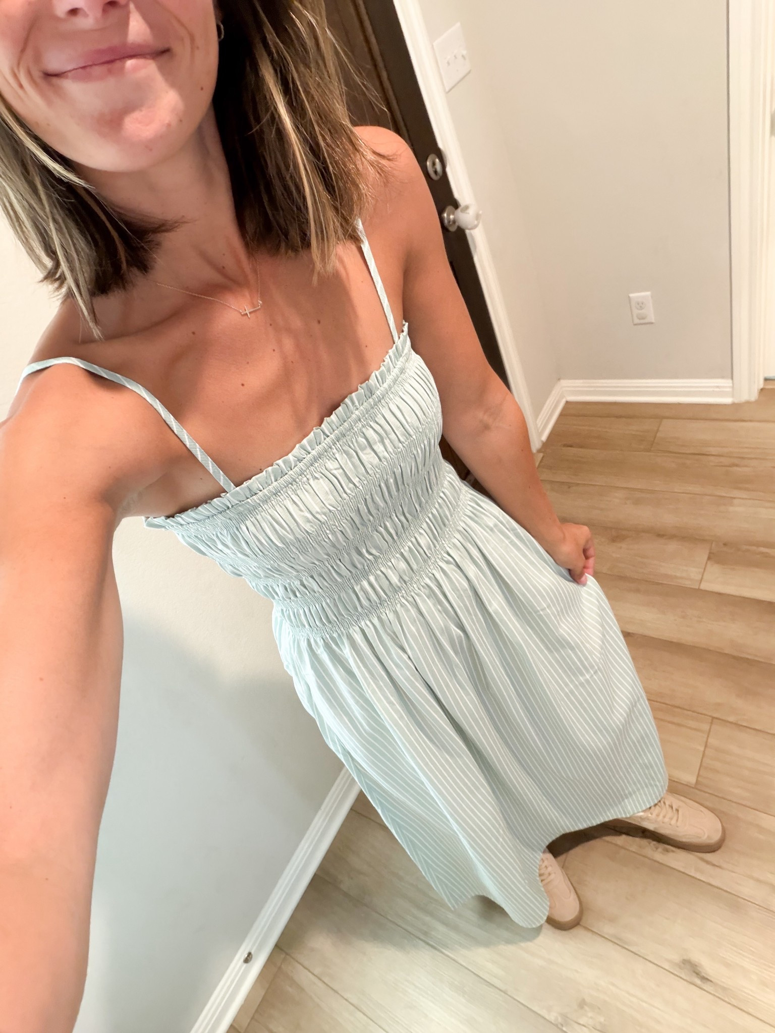 masters in sprites sundress perfect for summertime // wearing an xs