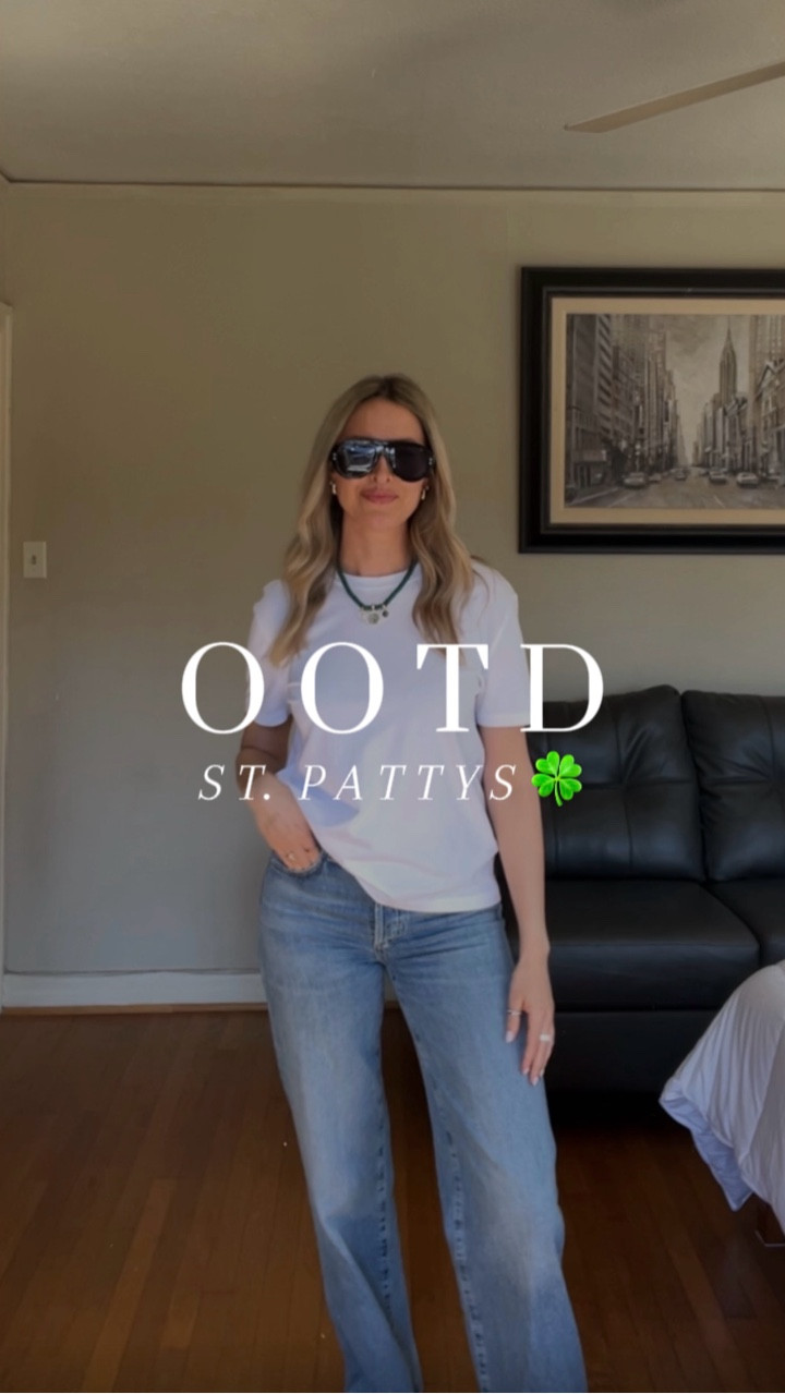 Today is my people watching Super Bowl 👀 I went with a classier look while still incorporating green hehe

Mention “LUCKY” for outfit details 💚

St. Patty’s in Dallas is simply the best 🍀 

All my 🔗s live in LTK - Search @TheSoloEdit or tap the 🔗 in profile! Make sure to FOLLOW and SUBSCRIBE for weekly finds 🤎