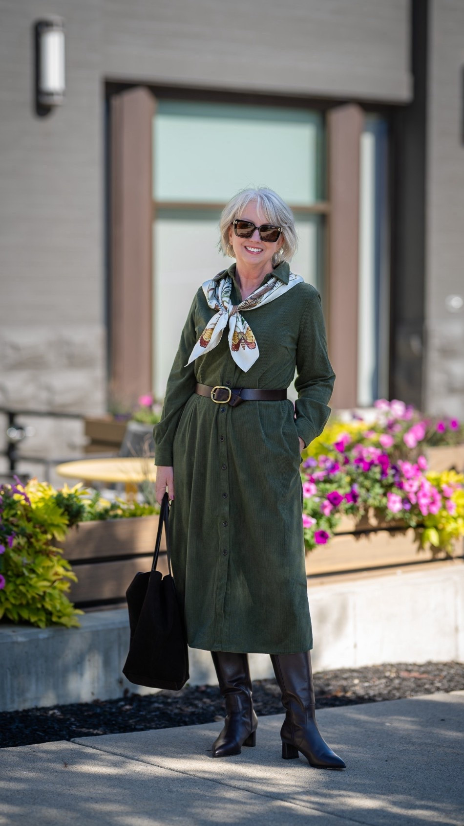 Tuckernuck has the best looks for Thanksgiving. This is a great shirt dress for Fall and winter. 



@madewell tote / Madewell belt / silk scarf / fall / holiday looks

#LTKHoliday #LTKSeasonal #LTKTall