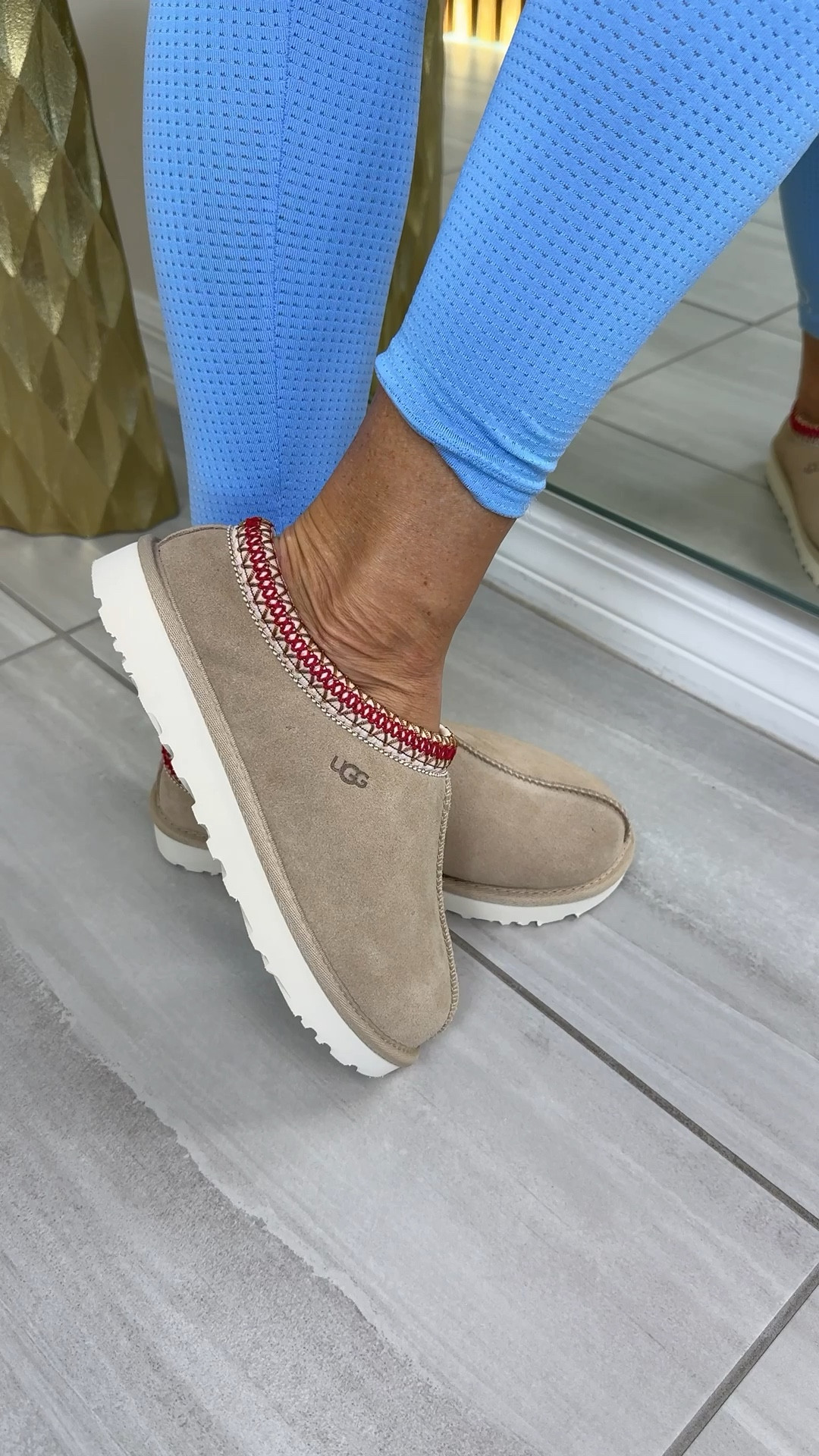 The cutest classic Uggs design with light platform. 

Tasman 2 slippers for woman

#LTKStyleTip #LTKShoeCrush