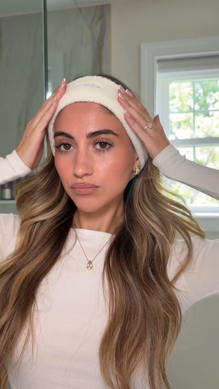 forever a @rhode girl🤍 

-
#skincare #skincareroutine #rhode #rhodeskin #haileybieber

#LTKselfcare #LTKBeauty #LTKmorningroutine