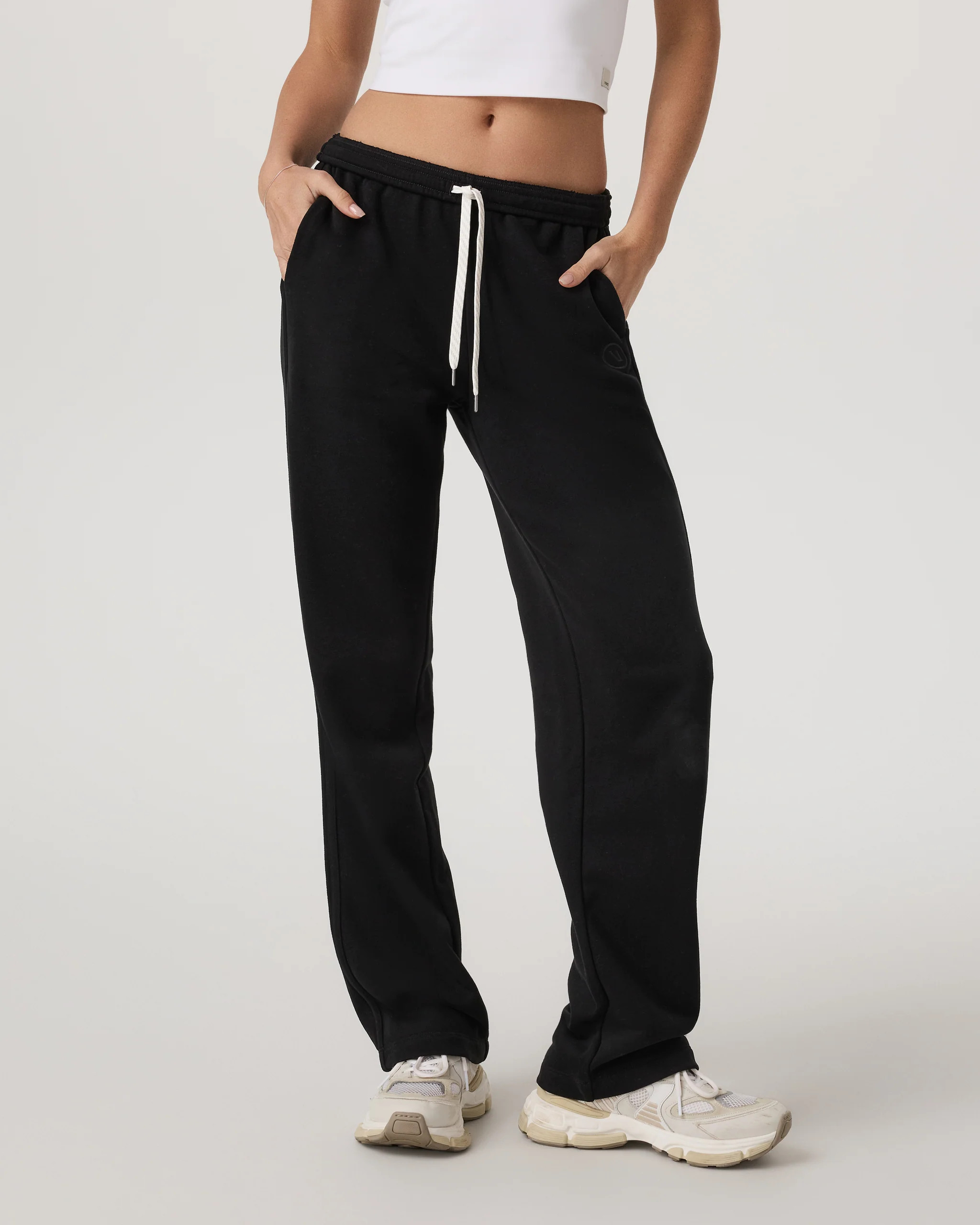 Women's Sedona Straight Leg Sweatpant - Short | Black | Vuori | Vuori Clothing (US & Canada)