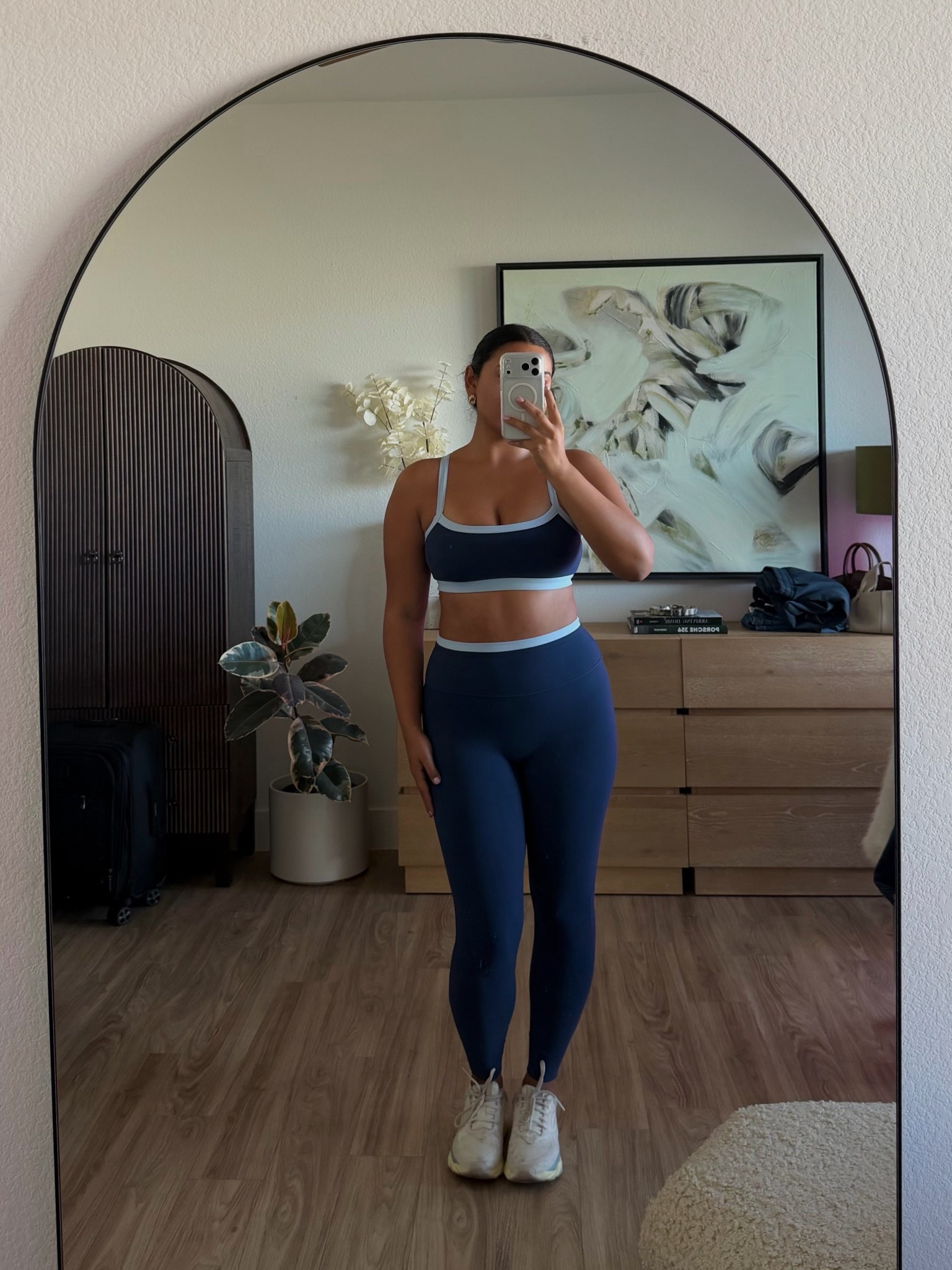 today’s workout fit💙 ordered it from @abercrombie I love the material of their YPB line, insanely stretchy & buttery soft (I size down to a M in the bottoms & it fits perfectly) 

*wearing a M in the top & bottom*

#LTKActive #LTKFindsUnder50 #LTKMidsize