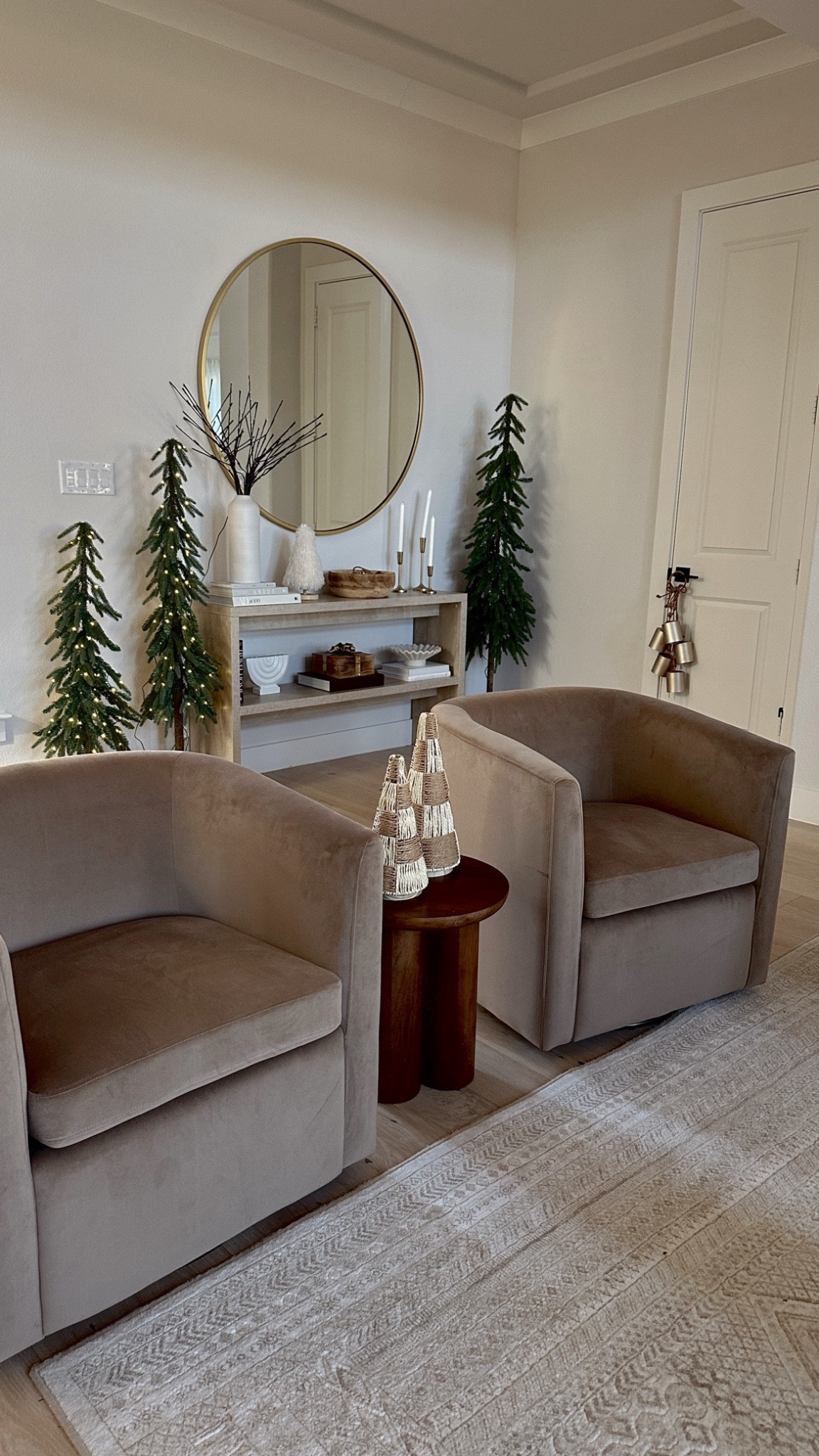 BROWN VELVET ACCENT CHAIRS 😍😍 love these target swivel chairs! 


#LTKhome #LTKSeasonal #LTKstyletip