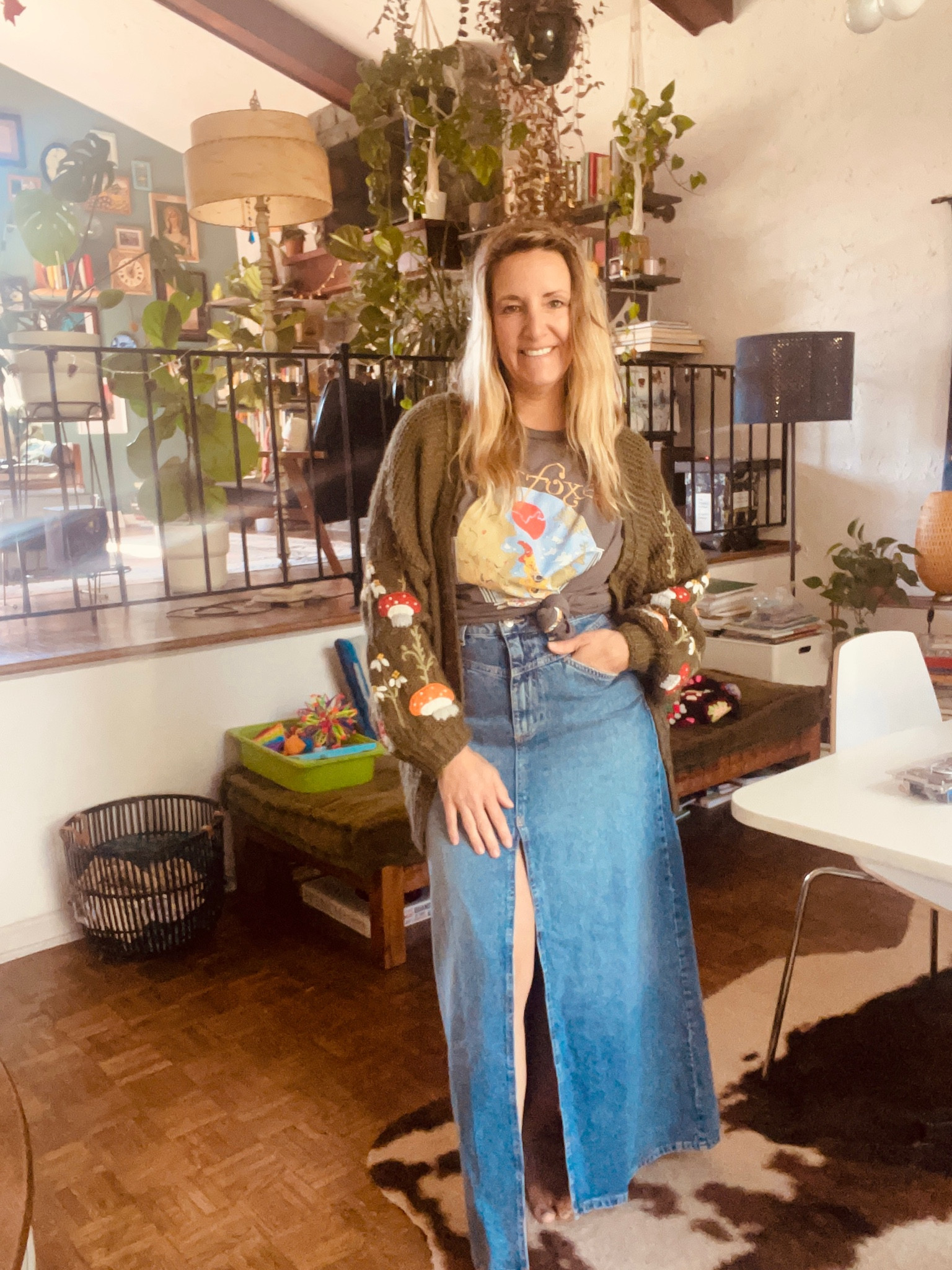 Loving this free people jean skirt… it’s comfy, not restraining, and doesn’t ride
Up .. I’m
Excited to style it so many ways this fall !! It comes in many different shades!! It’s also cheaper than most Jean skirts of this quality

#LTKstyletip