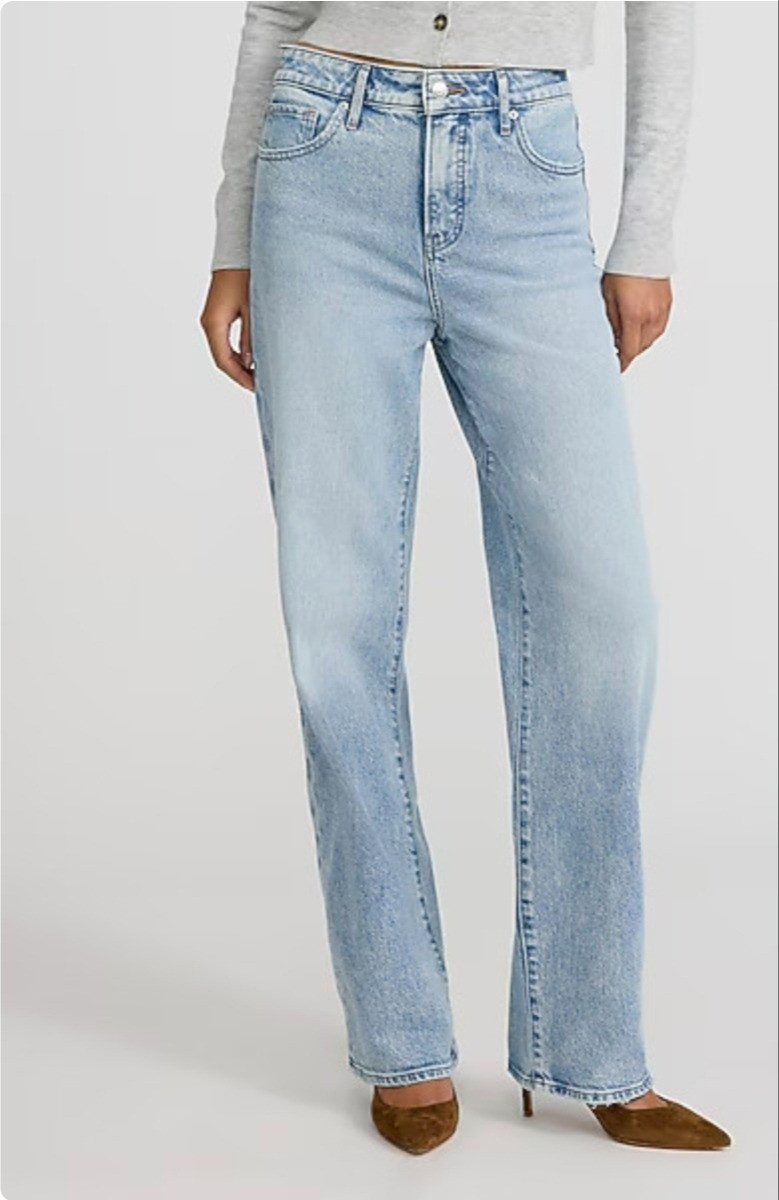 High waist light blue Petite jeans.Petite-friendly jeans for short women under 5'4/164cm. Petite fashion.

#LTKPetite #LTKMidsize