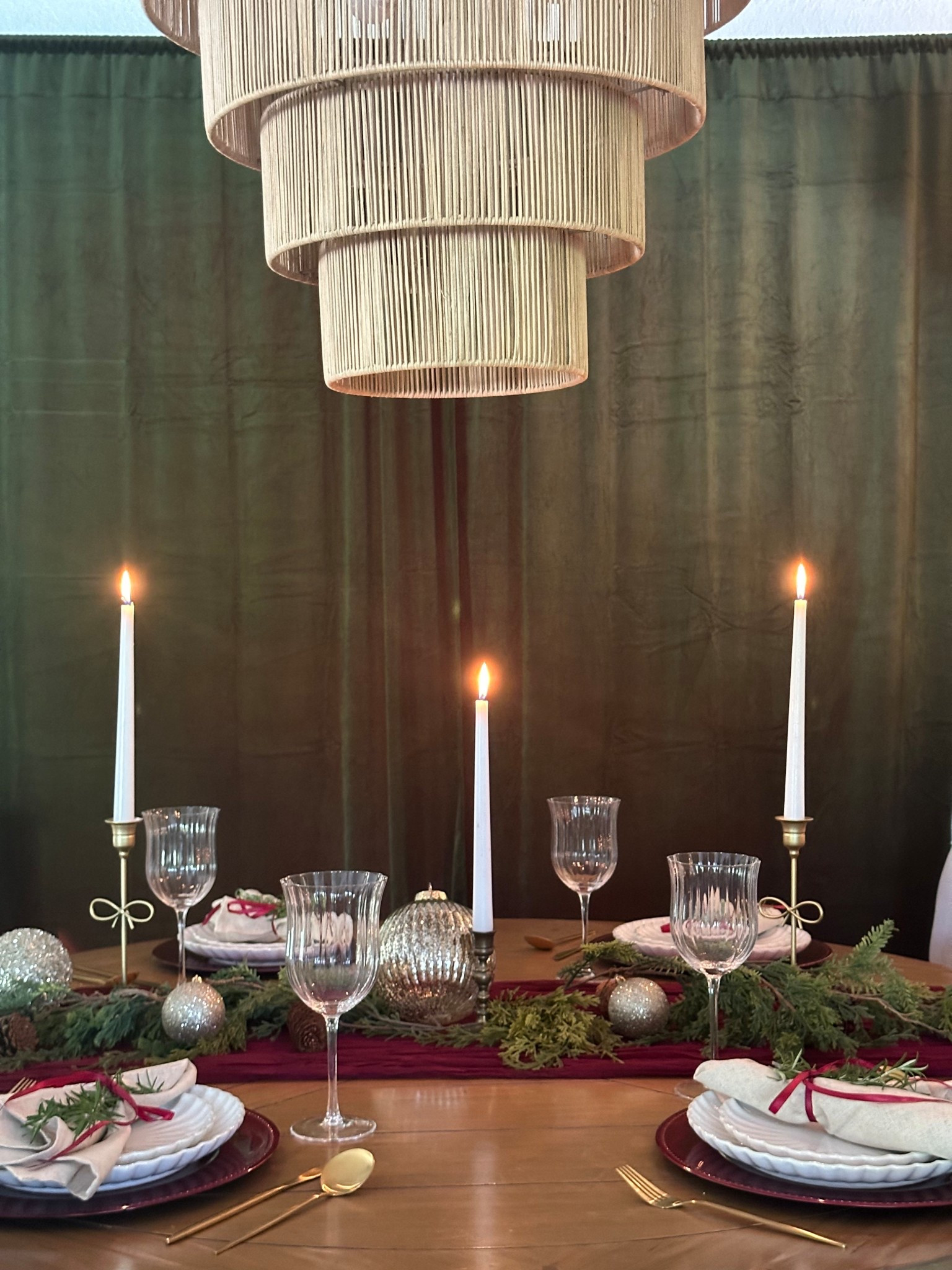Christmas table setting in our dining room. 

Traditional Christmas
Red and green 
Dining room 
Holiday table setting 
Vintage Christmas 
Ralph Lauren 
Glassware 
Walmart 
Pottery barn 


#LTKHome #LTKSaleAlert #LTKHoliday