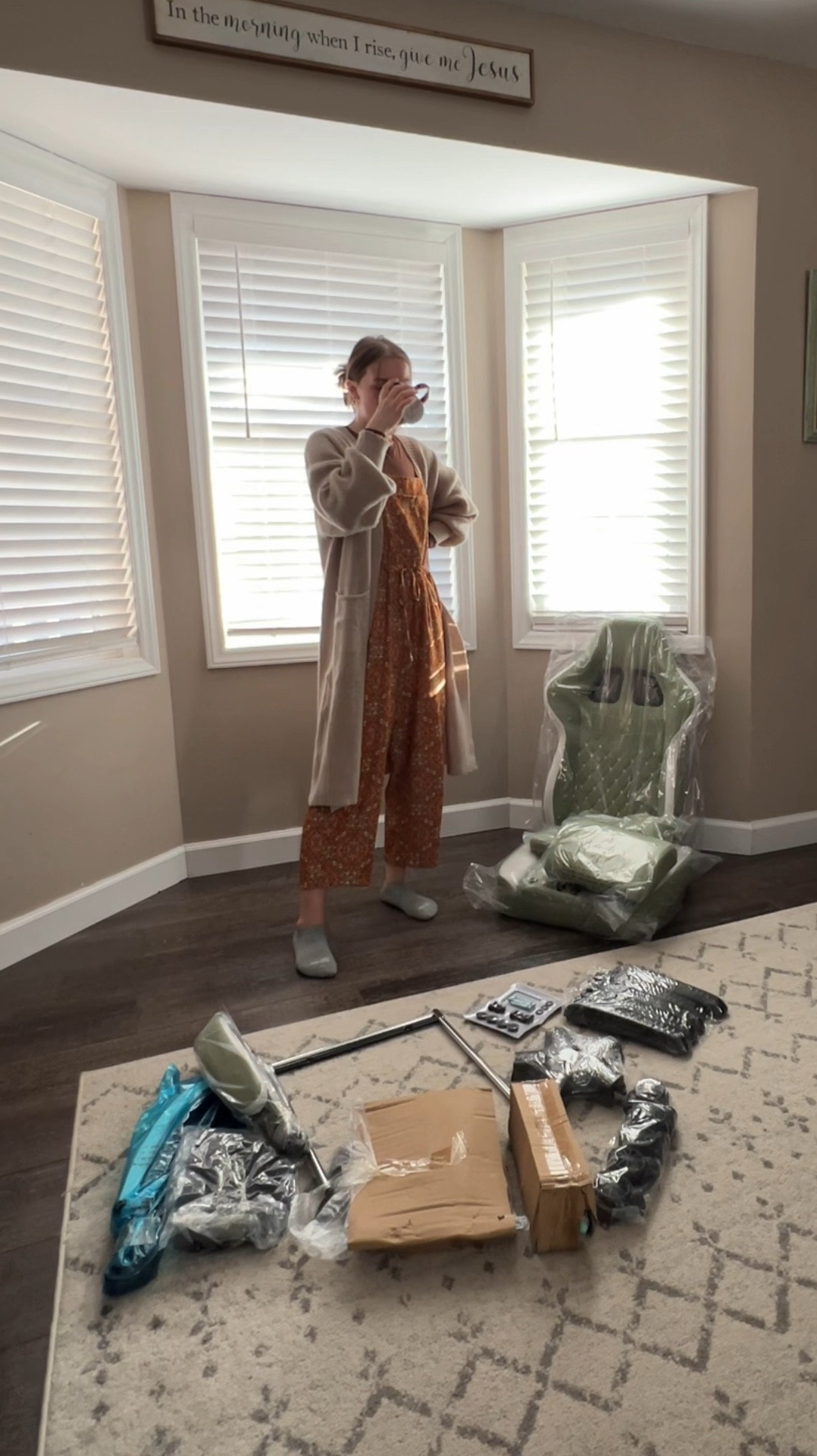 Unboxing and assembling my new gaming chair for my setup! Dowinx green reclining chair with massage function and foot rest (reclining feature).

#LTKHome #LTKWatchNow #LTKSaleAlert