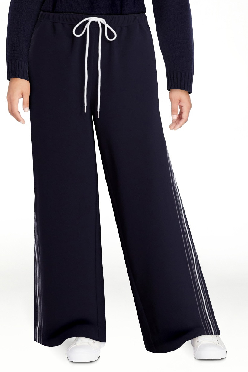 Free Assembly Women's and Women's Plus Side Stripe Pull-On Pants, 31" Inseam, Sizes XS-4X | Walmart (US)
