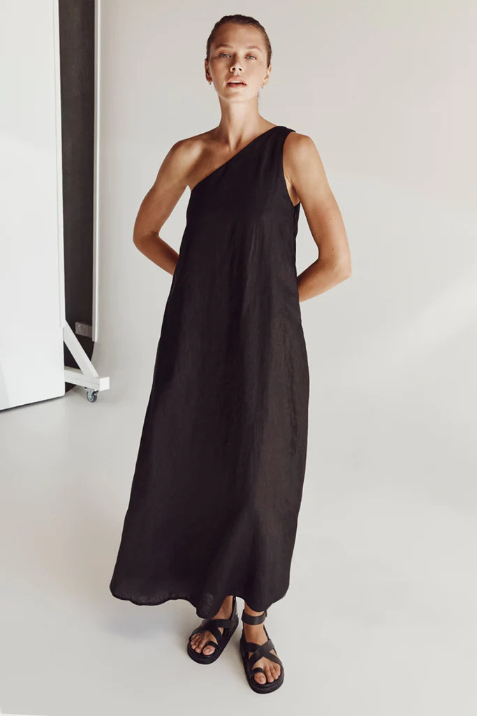 AMBER BLACK ONE SHOULDER MIDI DRESS | DISSH