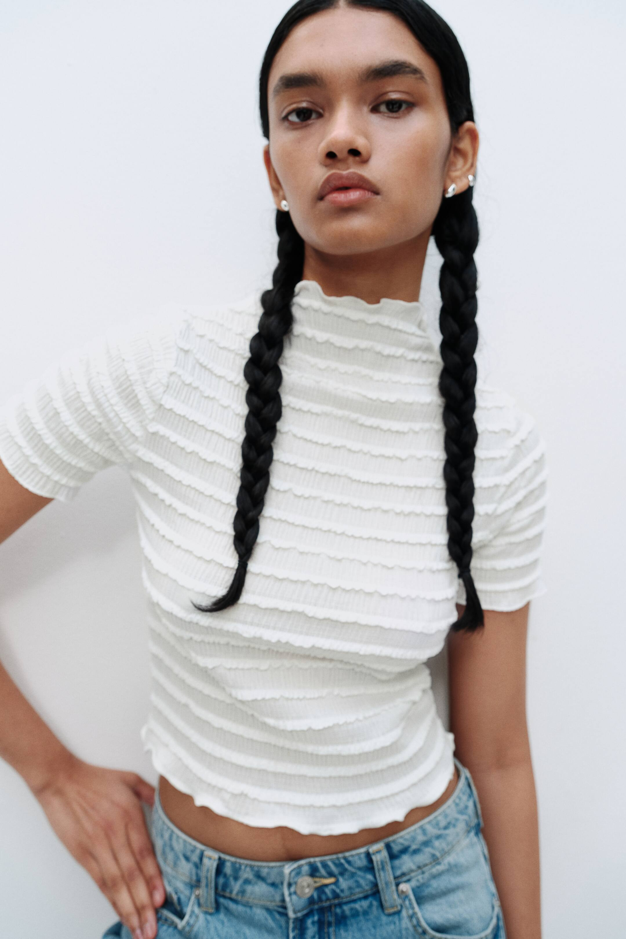 Smocked Top with Overlocked Trim - Round Neck - Short sleeve - Black - Ladies | H&M US | H&M (US + CA)