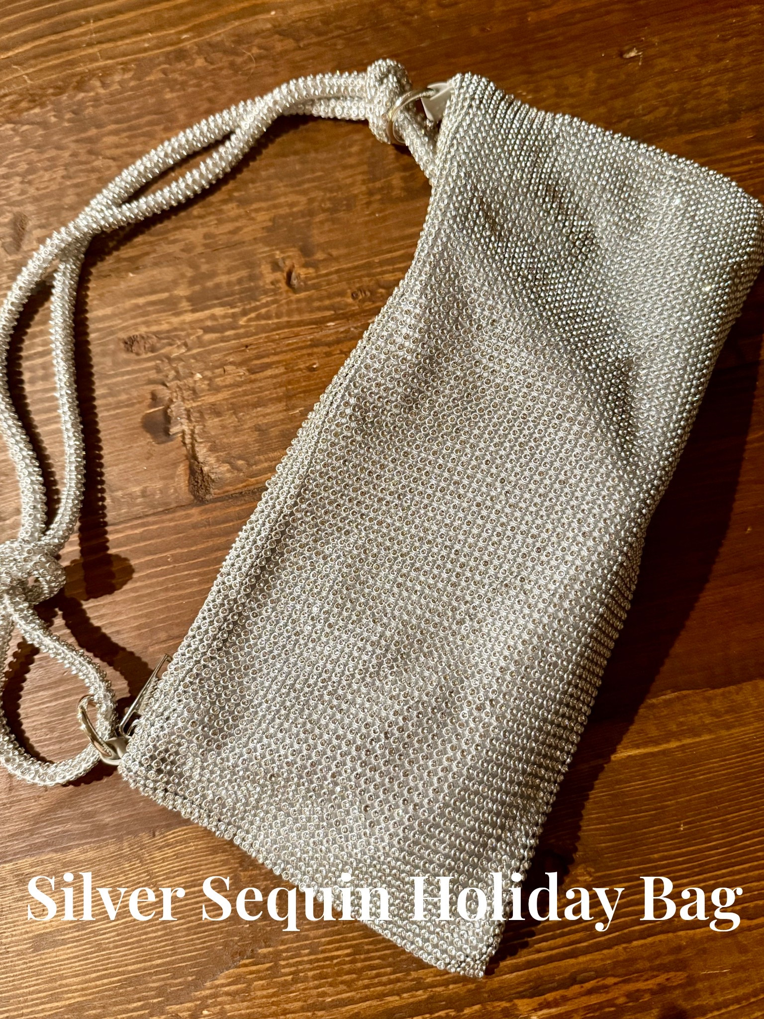 Amazon Finds!
This is perfect bag for all those holidays season events. This bag has been bestie and carried my lipgloss and ID to weddings, cocktail parties and NYE events. Which color suits your style, black, gold, or sliver?
#LTKU #LTKOver40



#LTKWedding #LTKHoliday #LTKFindsUnder50