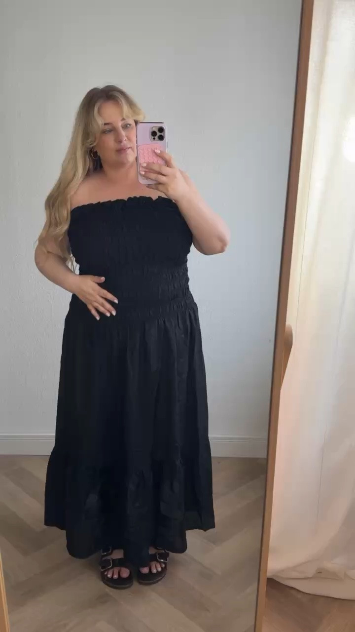 Bandeaukleid 🖤

Trage XL, fällt wie 48/50 aus 

#plussizefashion #muster #kleid #curvy #summerdress

#LTKdeutschland #LTKplussize #LTKsummer