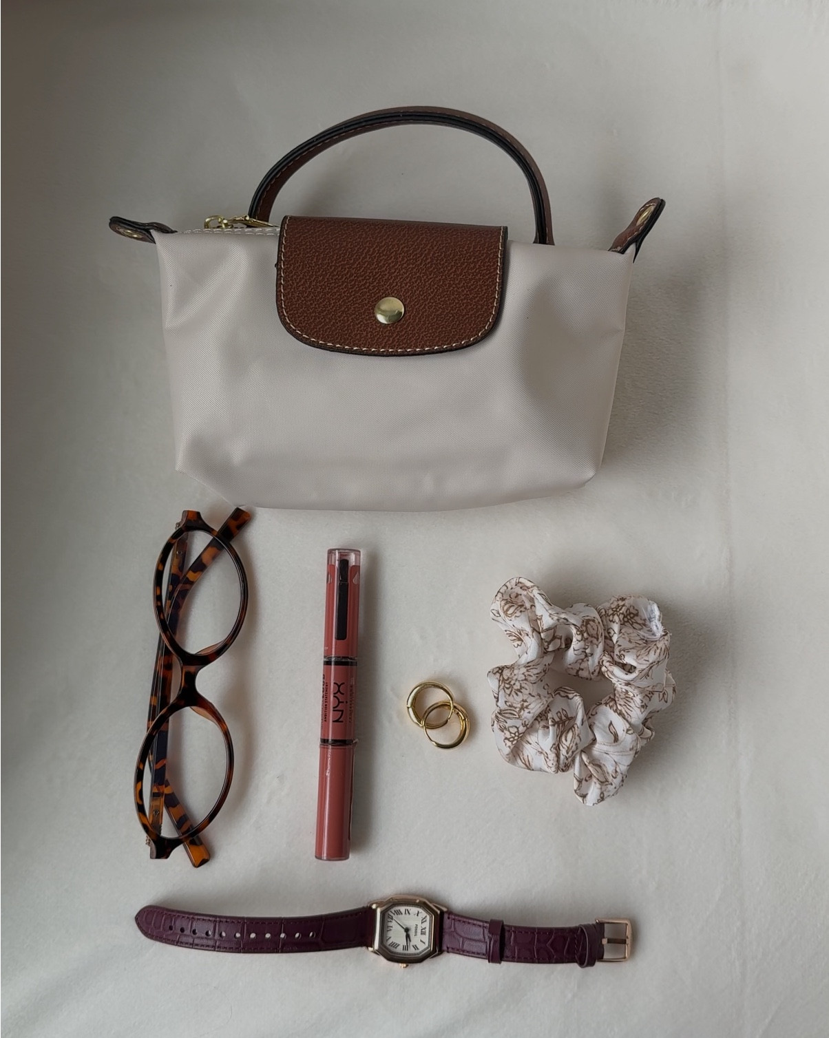 What’s in my bag each day of the week 😊
