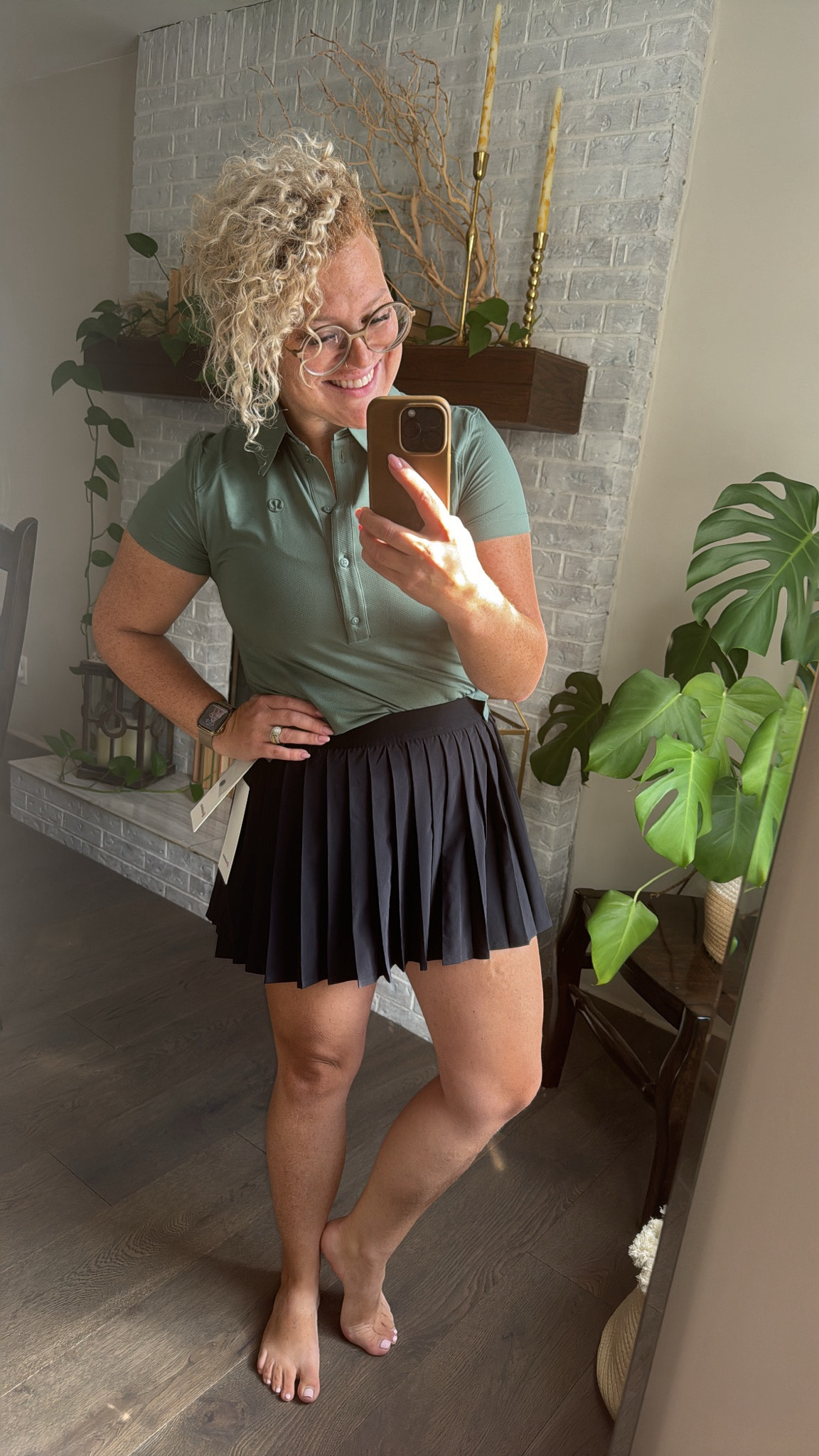 One last round of golf because it gets too cold for the season! 

Shirt, wearing a 6, could use a bit more room in the chest, but the sports bra I’m wearing with it helps A LOT! Linked the bra as well, wearing an 8 because I’m a D chest size. 

Skort (this is a skirt and short set) I’m wearing an 8. Pockets on both sides of the shorts! 

Such a comfortable set for both 9 or 18 holes! ⛳️ 

#momswhogolf #golffit #momfit #autumnfit #fallfif 

#LTKfitness #LTKcanada #LTKtravel