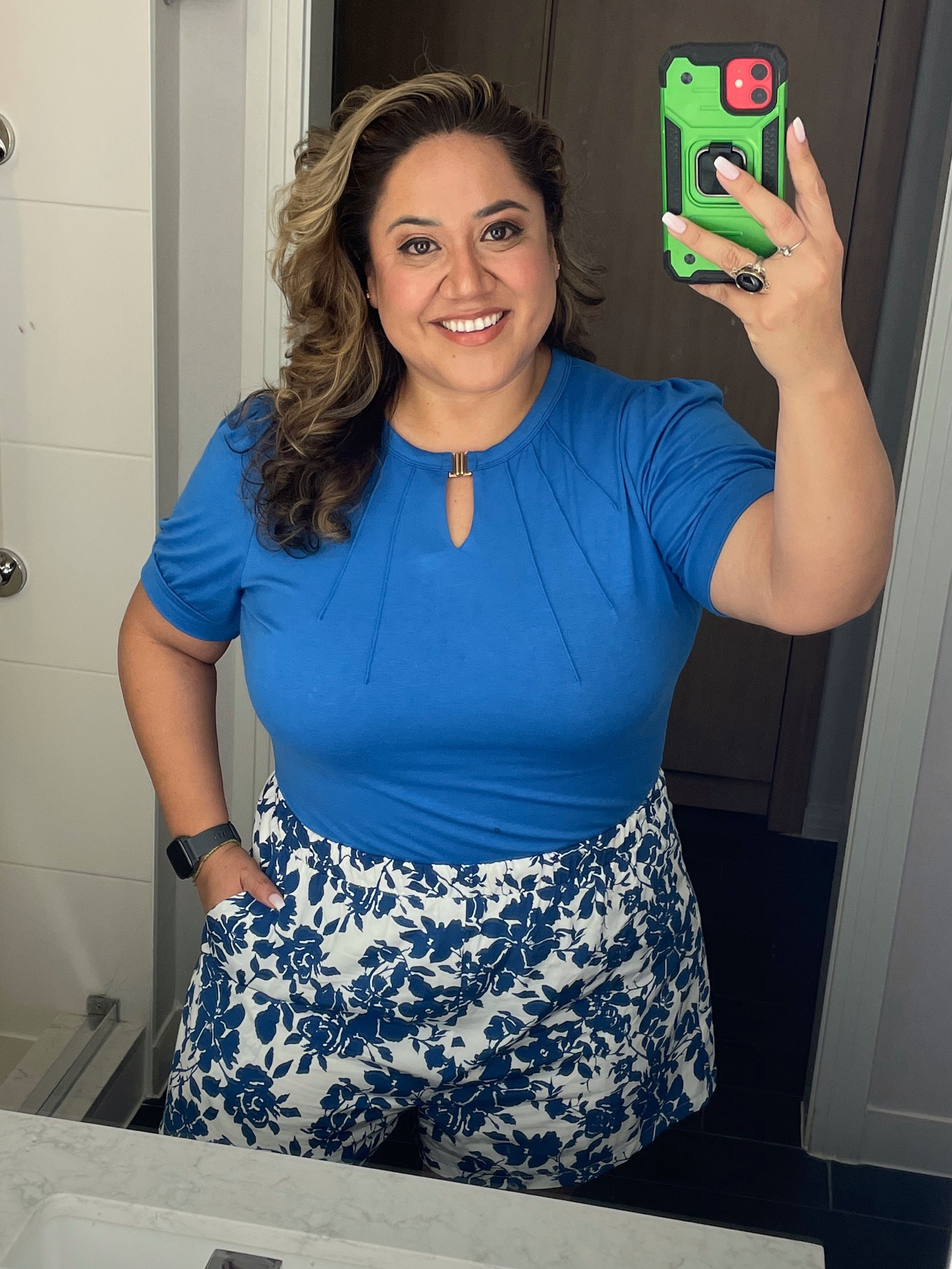 Light blue top + white/blue shorts = perfect summer set for walking and a quick bite to eat

#LTKActive #LTKSeasonal #LTKMidsize