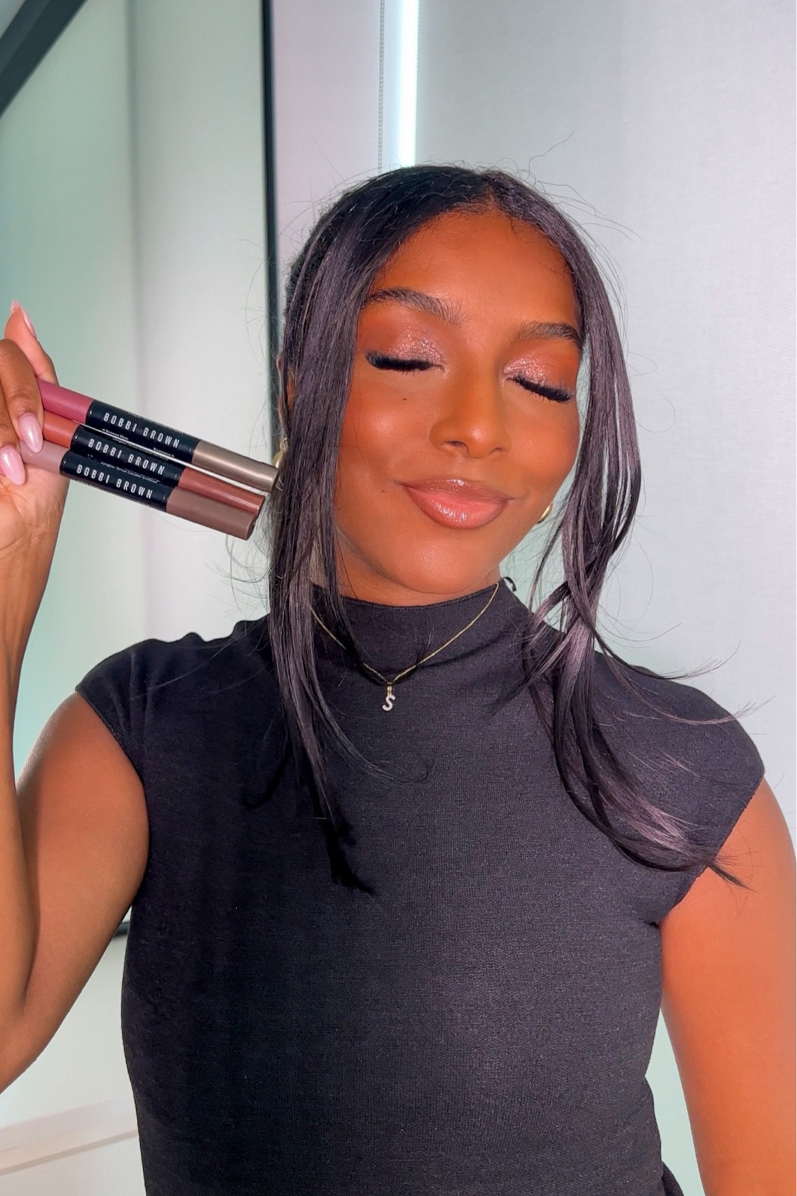 Grwm to go on a solo date using @BobbiBrownCosmetics Dual-Ended Long-Wear Cream Shadow Sticks!! For someone who rarely uses eyeshadow because let’s be real, it’s intimidating… These shadow sticks are game changers!! I love the creamy formula and it glides on super smooth so I can literally create any eye look in seconds.😍 #BobbiBrownPartner #BobbiBrownCosmetics ! Shop here 

#LTKGiftGuide #LTKbeauty