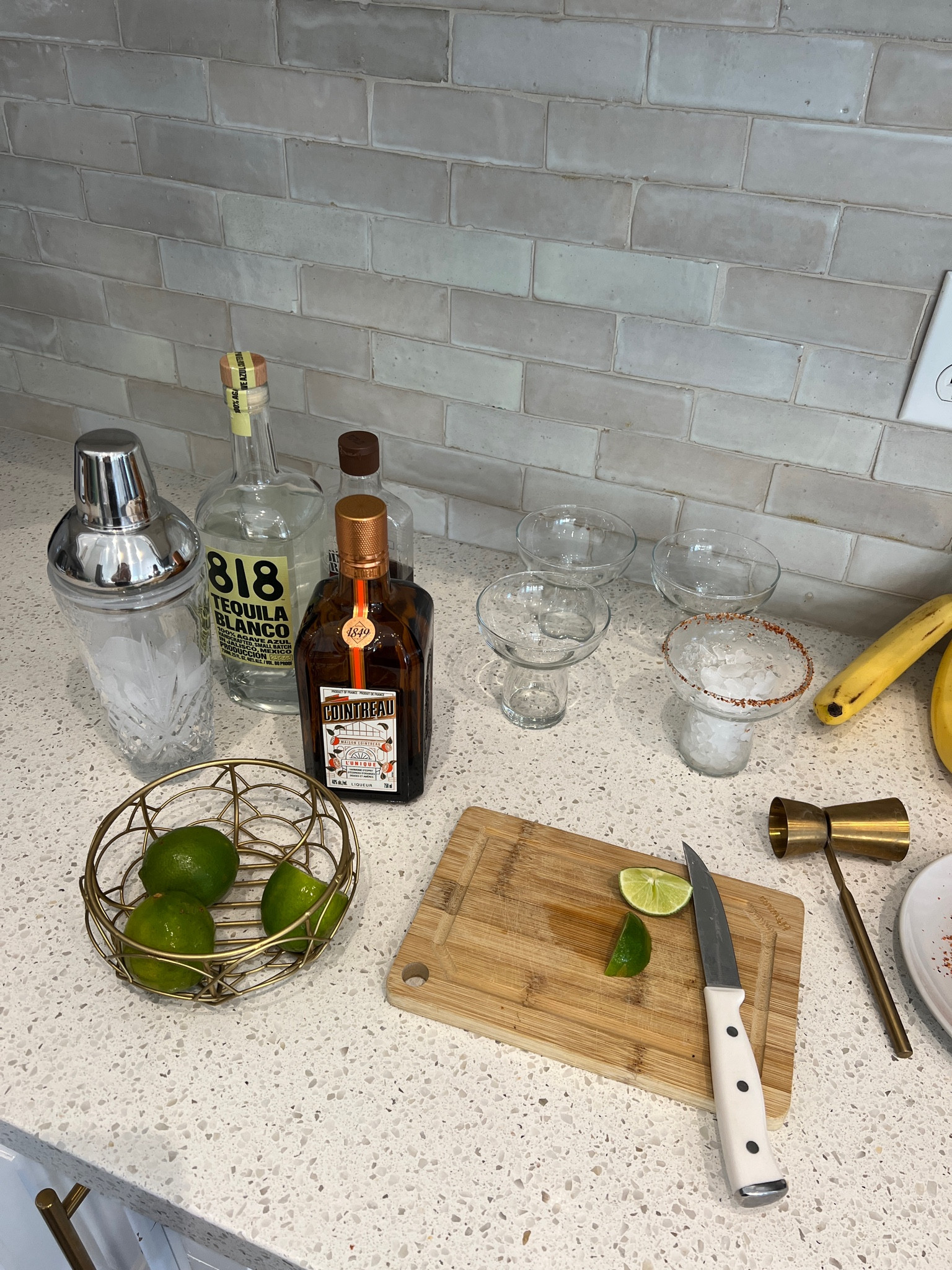 Barstool accessories 🤍 cocktail crystal shaker & margarita glasses from amazon! 💫🍹 

#LTKhome