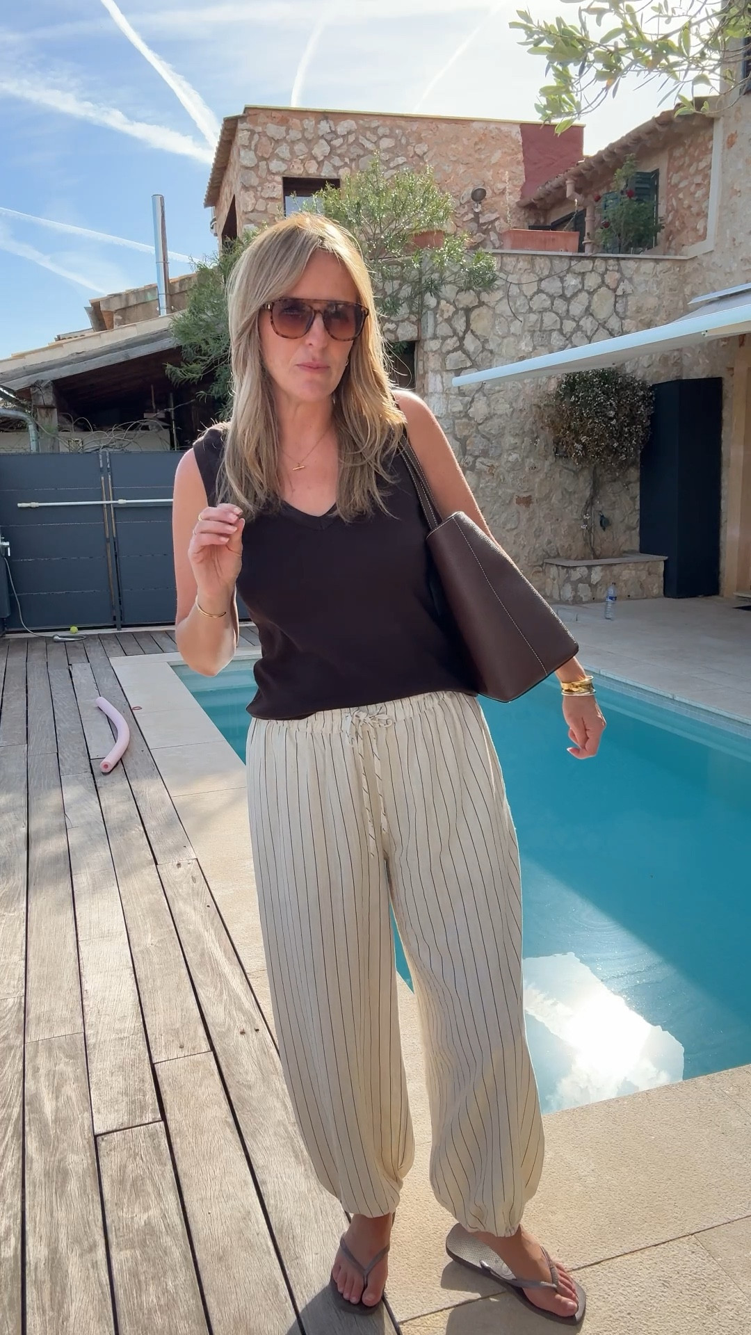 Holiday outfit 
Mix and match capsule 

Linen trousers & vest top
@Albaray 
@Orelia 