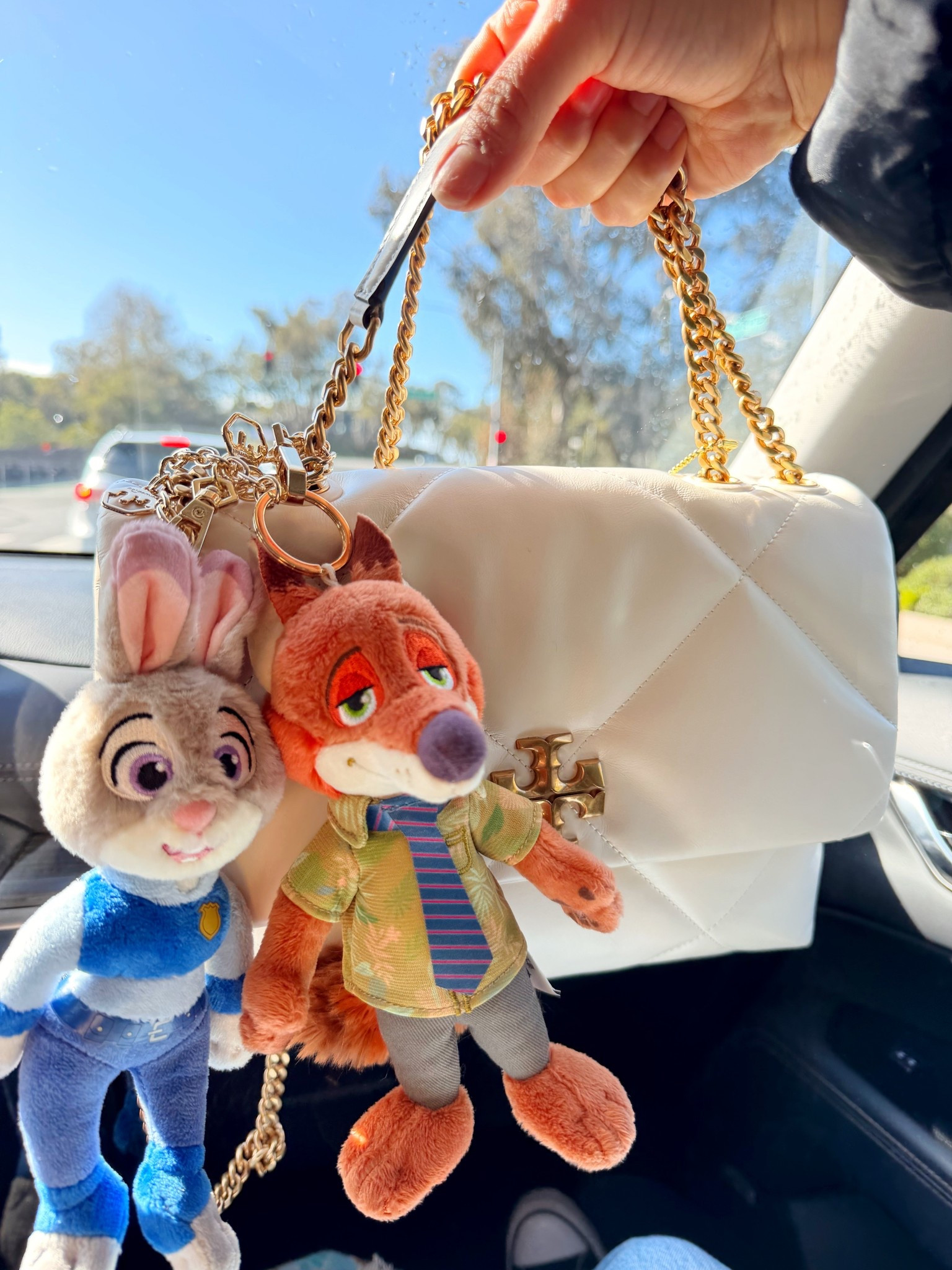 Zootopia friends have been added to the bag!!! Plush pals make everything better ✨💖 #bagcharms #keychains #toryburch #quiltedbag #nordstrom #disneystyle #disneyoutfits #disneybagcharms #disneyland #disneyworld 