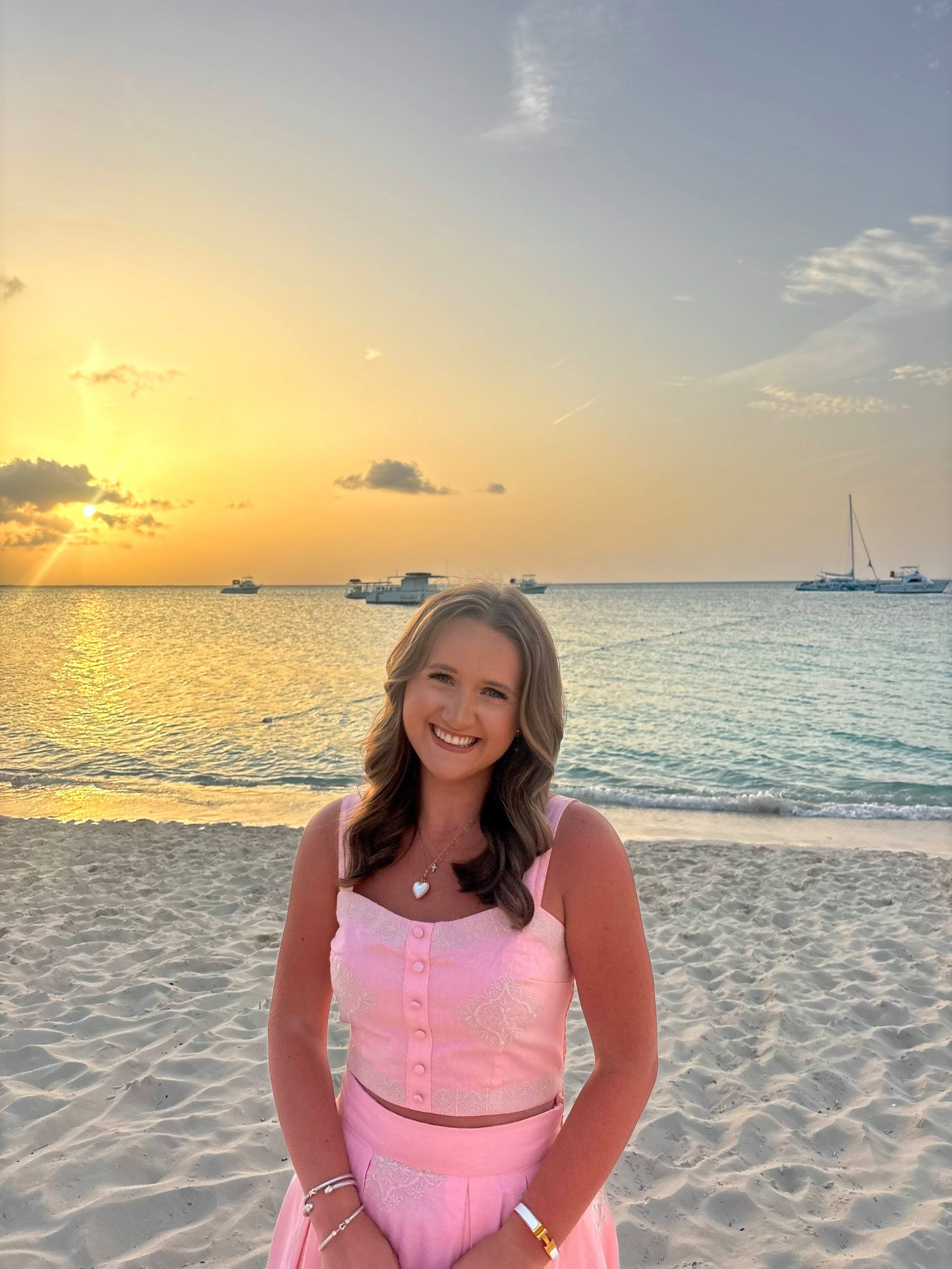 Hi girls! My name is Emily Luft, and I am a Junior at Baylor University. I love timeless trends, shopping new outfits, new beauty products, and traveling! I am 5’2, and I typically wear a size small. Follow along to see the life of a 20 year old college student, my daily styles, and my favorite places to travel! I am so glad that you are here!