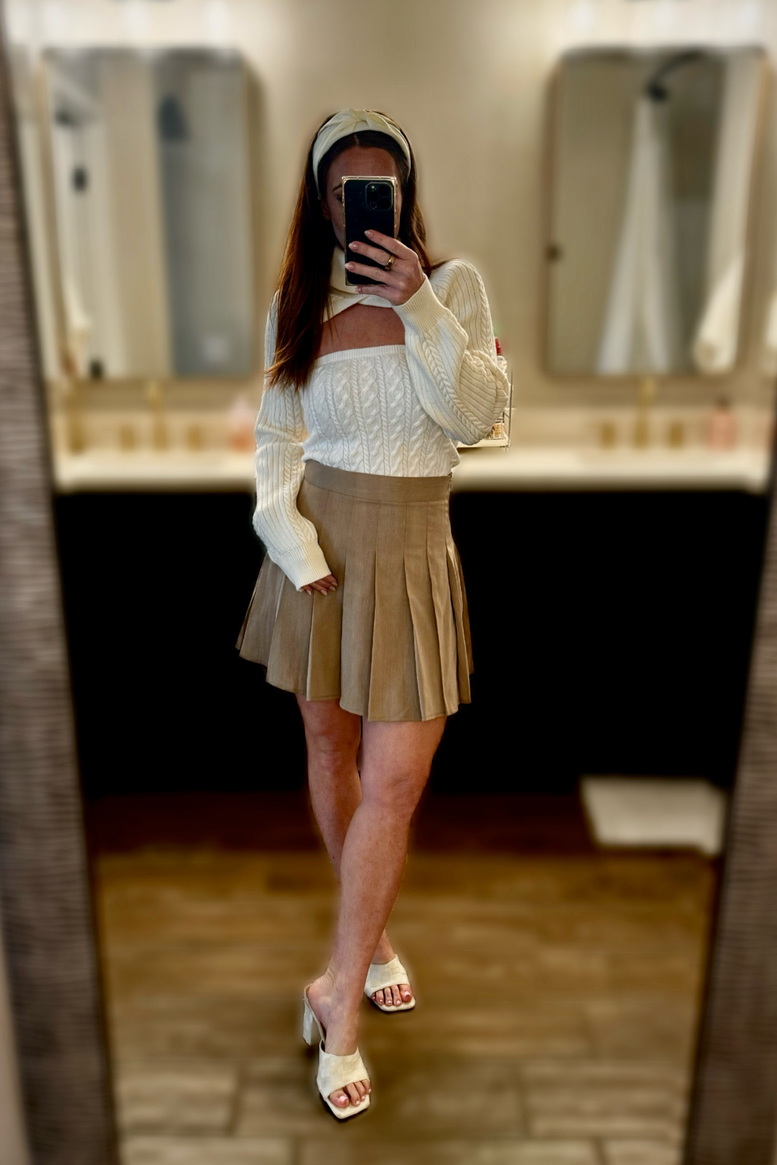 This 2 piece sweater set 

#LTKSeasonal #LTKHoliday