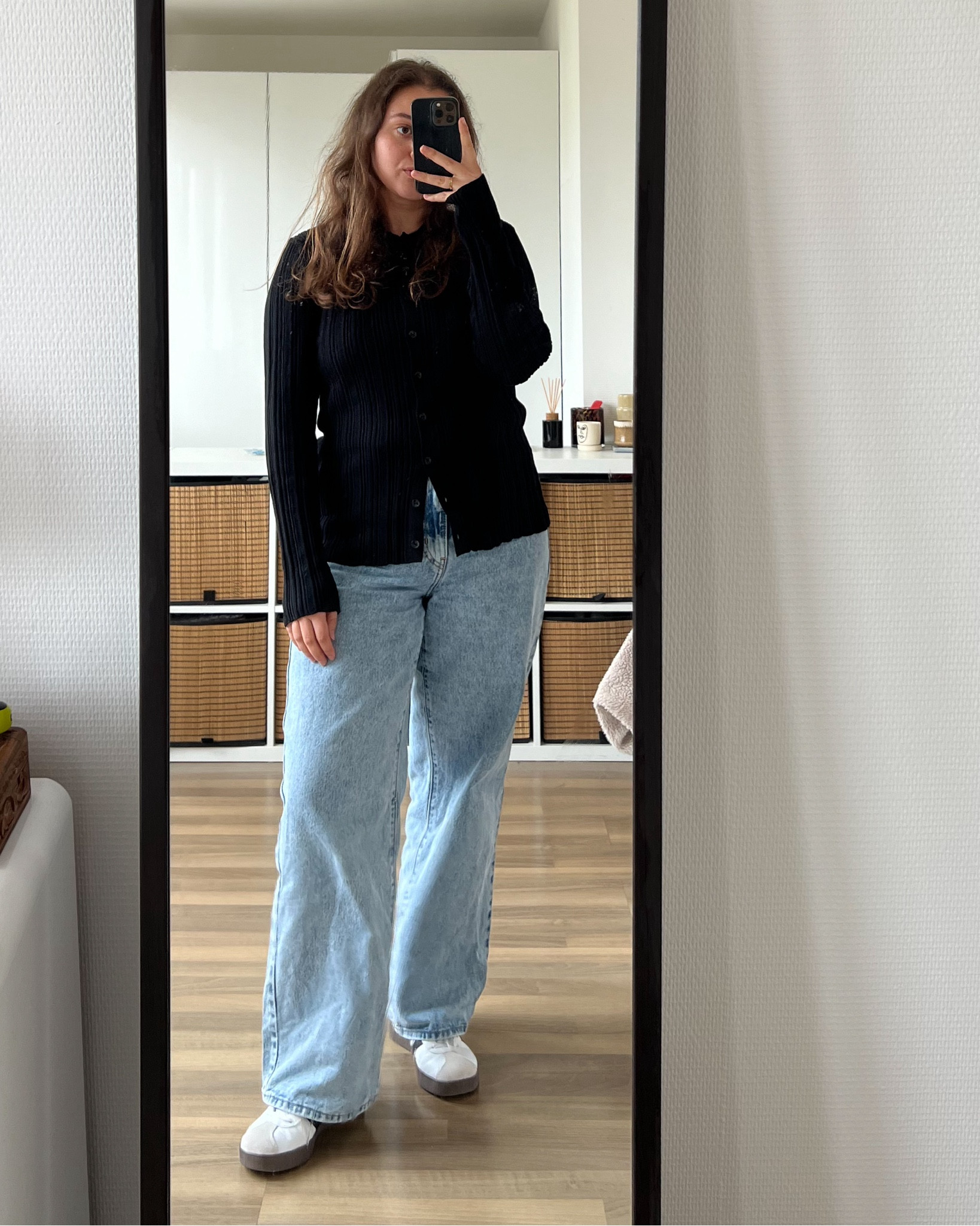 Minimal style inspo. Mid size minimal style inspo. Petite size style inspo. Summer outfit ideas. Petite style. Petite fashion. Mid size fashion. Mid size style. Minimal outfits. Minimal work outfit. Casual chic outfit. Transitional outfit. Spring outfit inspo. Transitional outfit inspo.

#LTKeurope #LTKmidsize #LTKstyletip