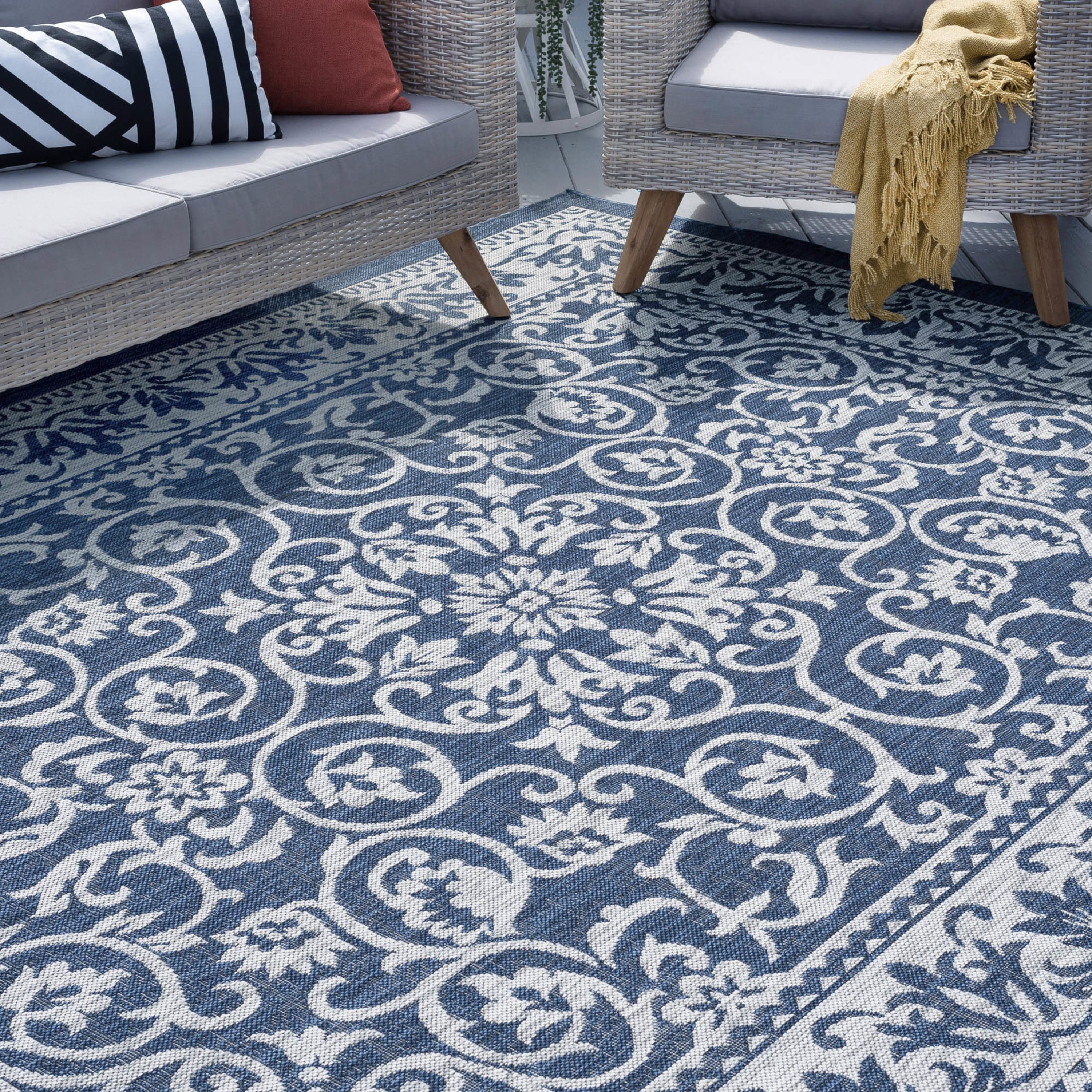 Transitional 5x8 Area Rug (5'3'' x 7'3'') Floral Navy, Light Gray Indoor Outdoor Rectangle Easy t... | Walmart (US)