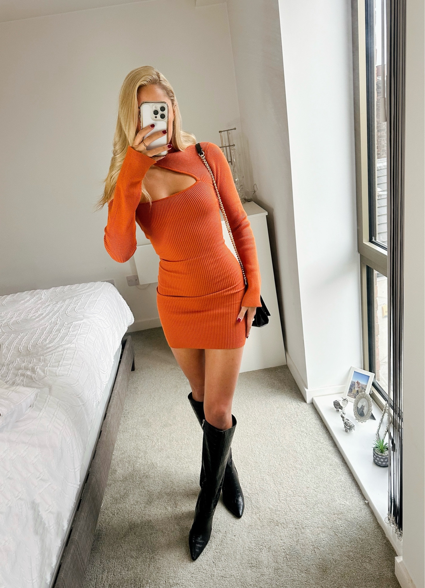 A go-to evening look for the Winter. Such a gorgeous shape and colour🧡

#knitwear #winteroutfit #eveningoutfit #orangeknit #orangedress #knitteddress 

#LTKsalealert #LTKSeasonal