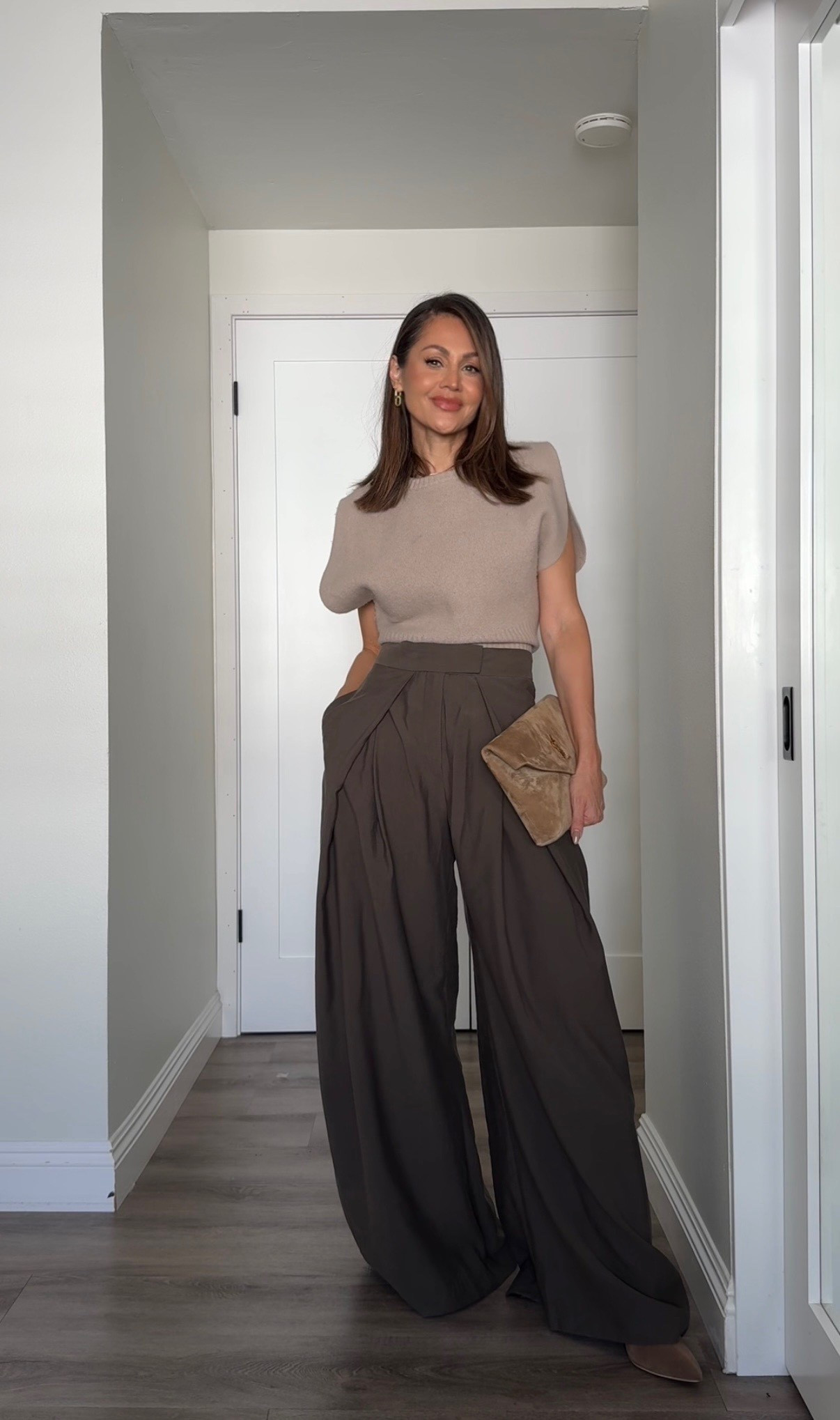 Zara “add to cart” pieces! 
Wearing XS in trousers 


wide leg trousers outfit
neutral fall outfit
taupe knit top
minimalist style outfit
chic work outfit
everyday neutrals
soft fall tones
capsule wardrobe look
elevated basics
effortless chic outfit


#LTKStyleTip #LTKU #LTKSeasonal