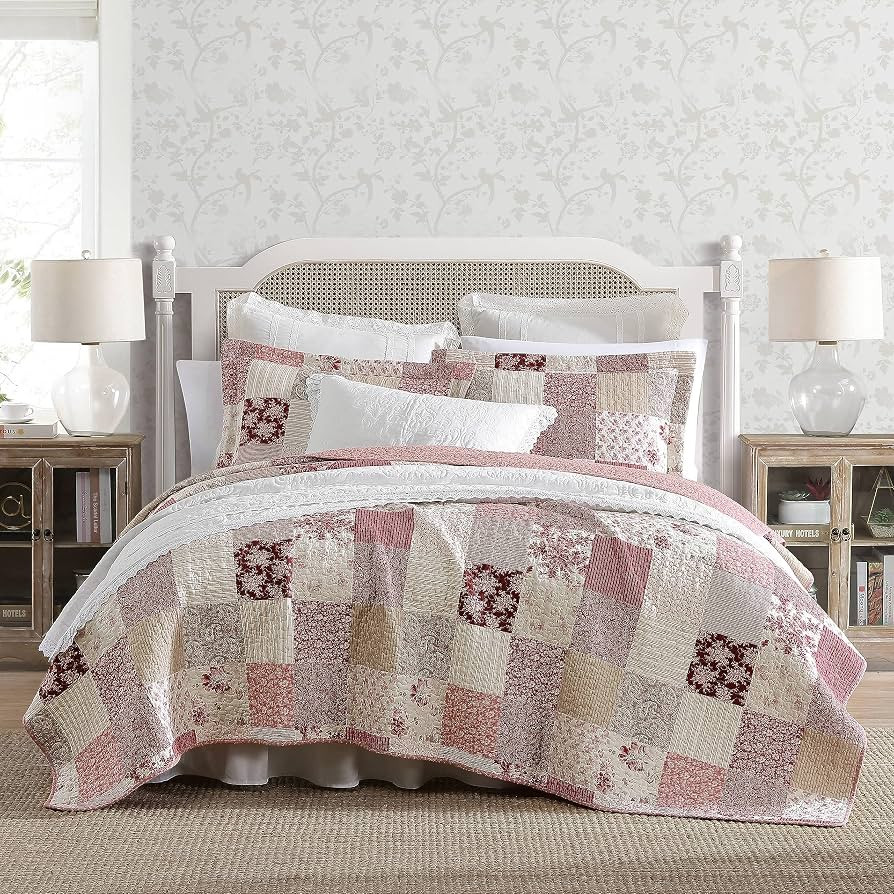 Laura Ashley - Twin Quilt Set, Reversible Cotton Bedding with Matching Sham, Patchwork Inspired H... | Amazon (US)