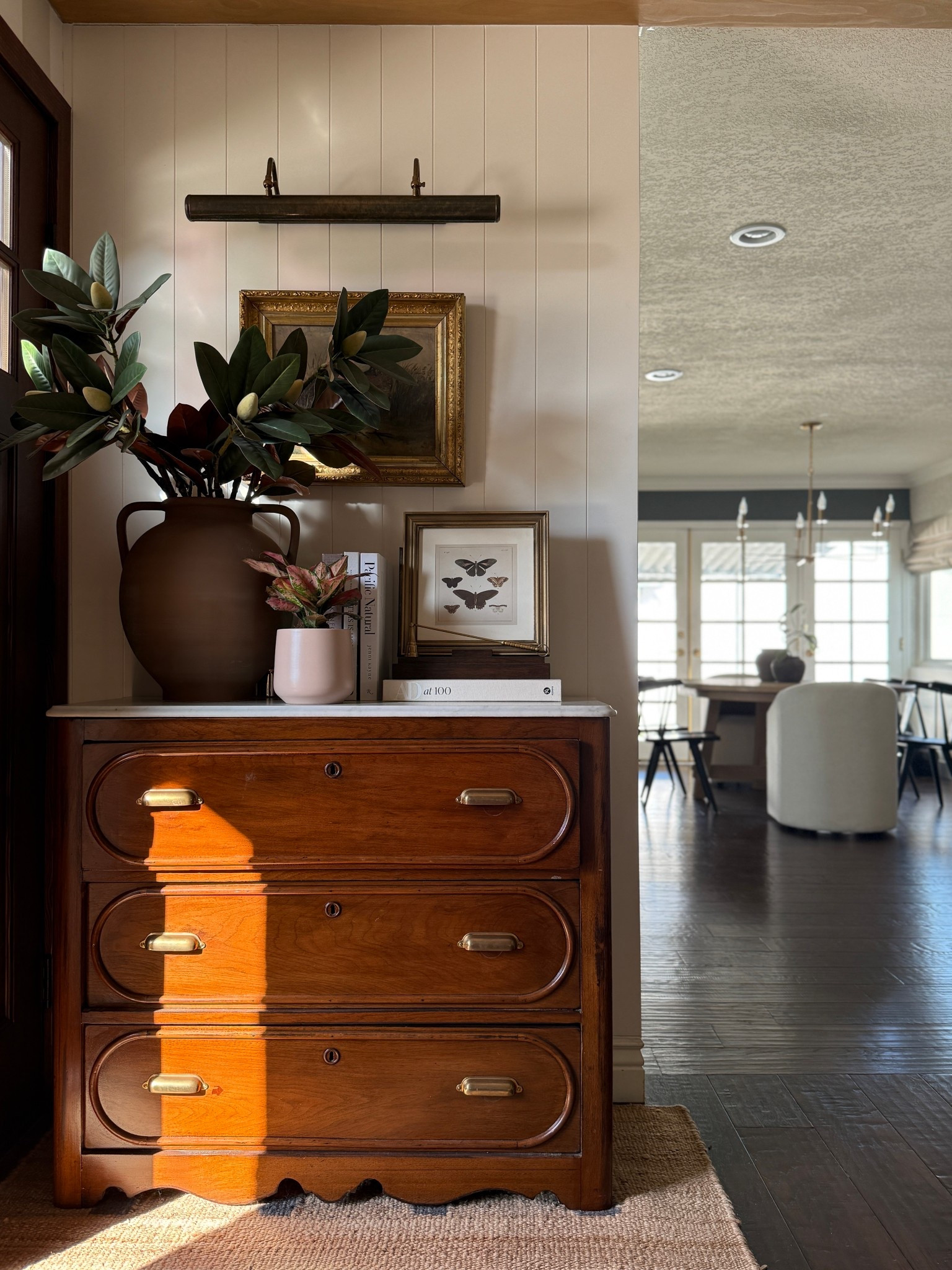 Here I incorporated, faux and live plants

#LTKHome #LTKstorytime #LTKSeasonal