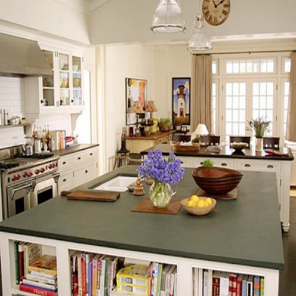 Nancy Meyers kitchen aesthetic

#LTKdayinmylife #LTKHome