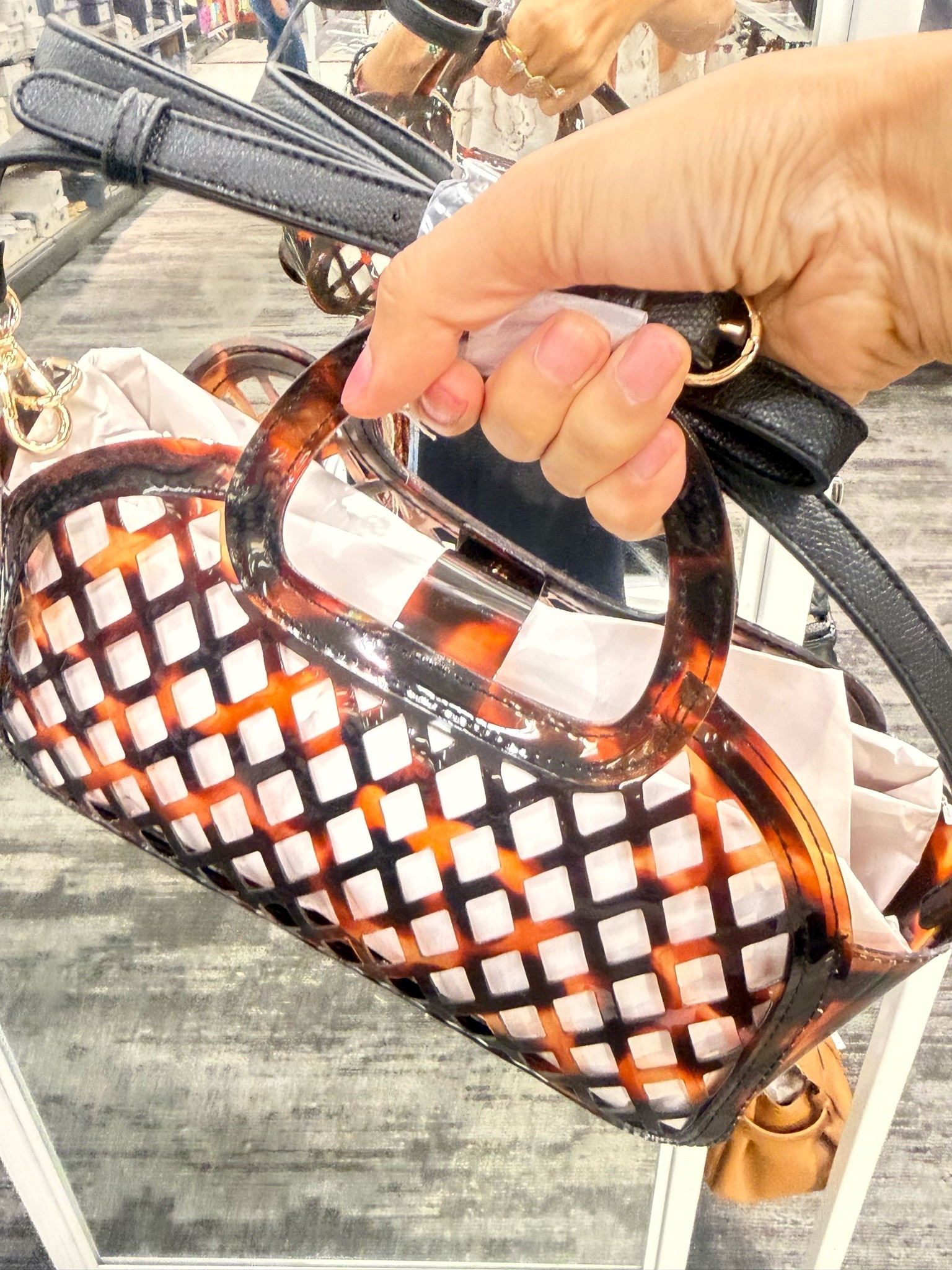 Affordable, fun summer bag, perfect to take on the beach 🏖️ . Comes with several colors, like red, blue etc #bag #summer

#LTKSeasonal